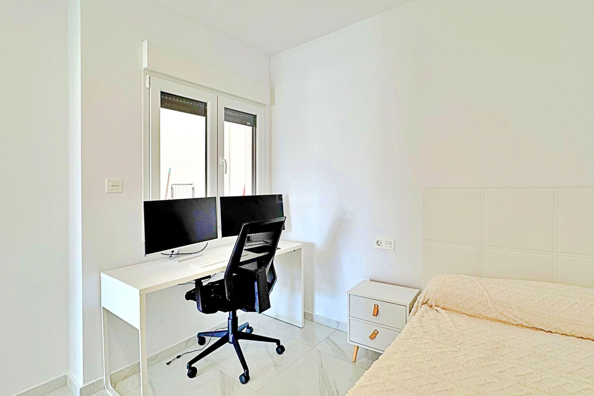 Odsprzedaż - Kamienica - Torrevieja - Costa Blanca