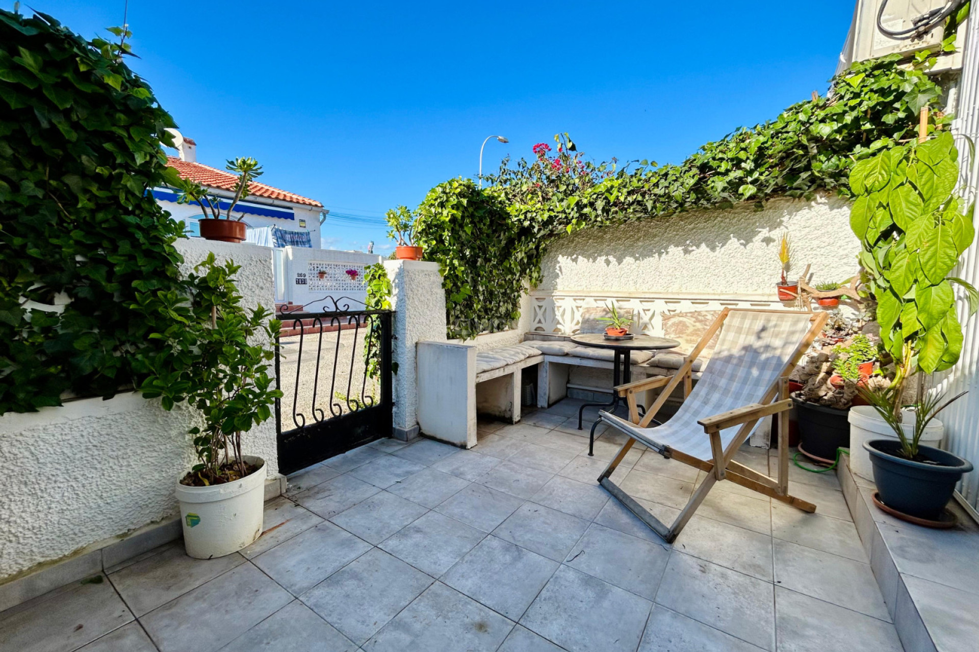 Odsprzedaż - Kamienica - Torrevieja - Costa Blanca