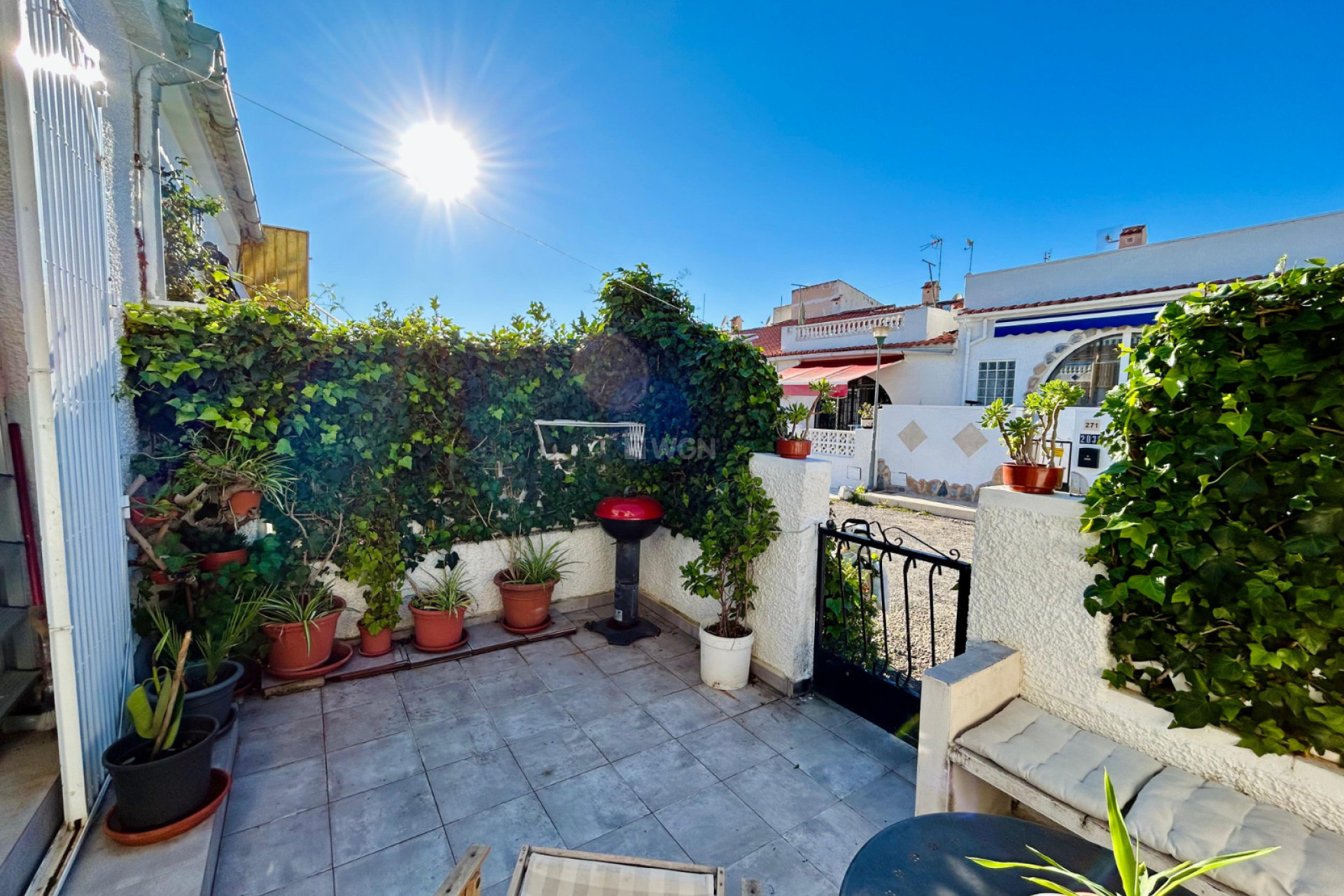 Odsprzedaż - Kamienica - Torrevieja - Costa Blanca