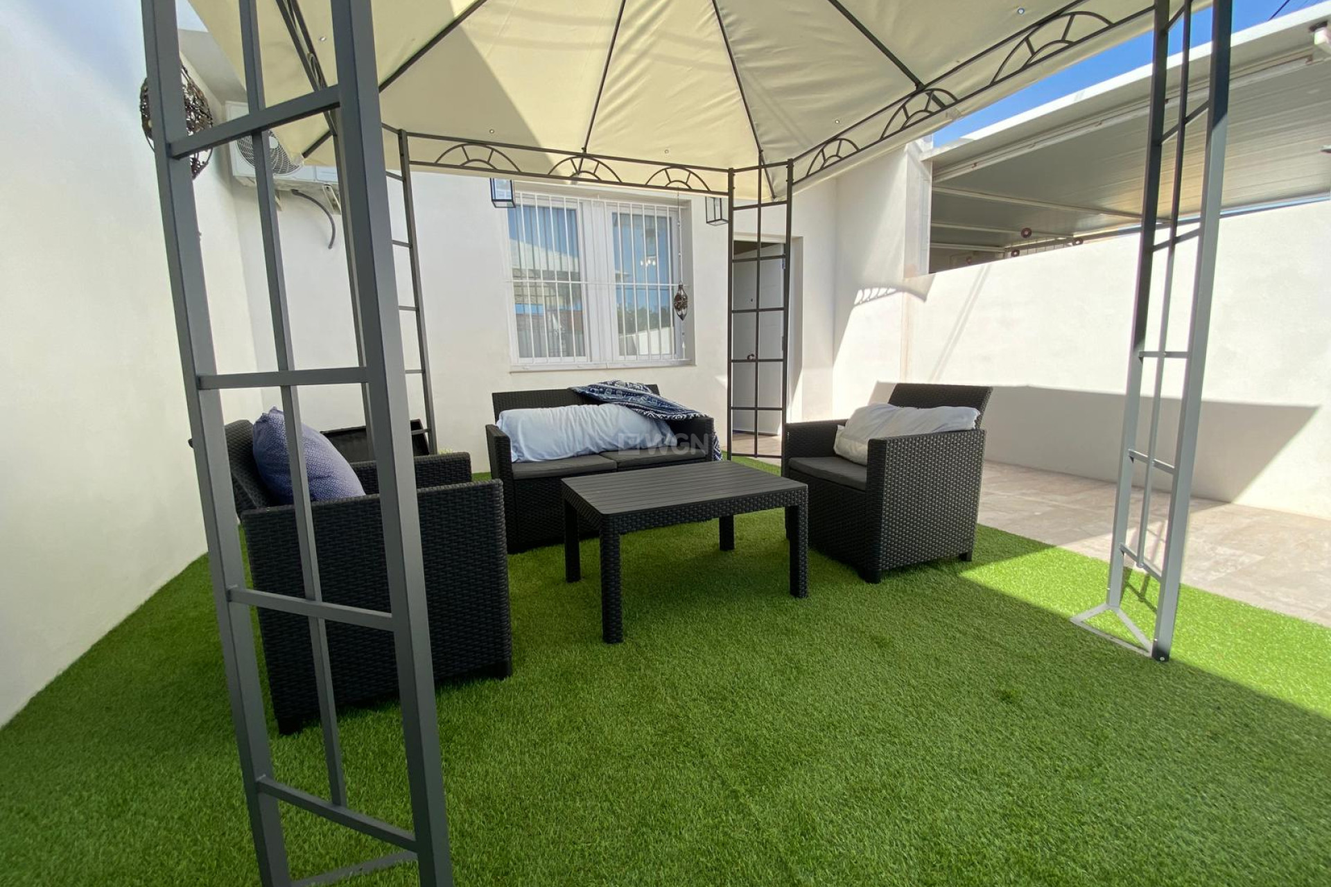 Odsprzedaż - Kamienica - Torrevieja - Costa Blanca