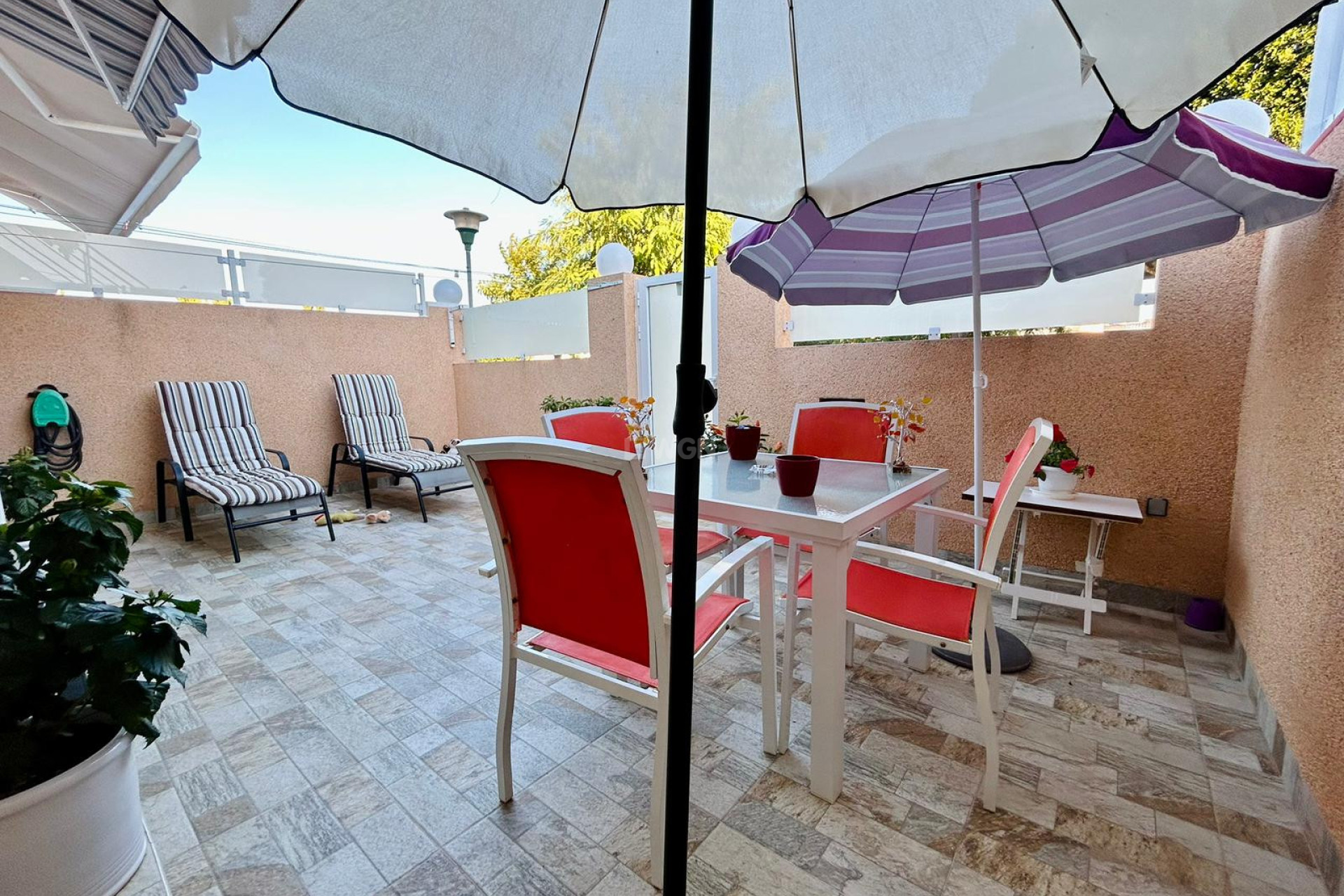 Odsprzedaż - Kamienica - Torrevieja - Costa Blanca