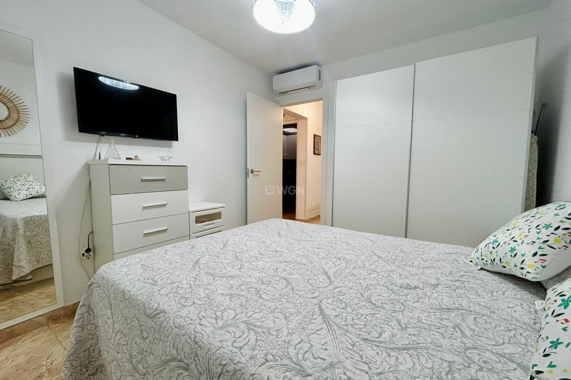 Odsprzedaż - Kamienica - Torrevieja - Costa Blanca