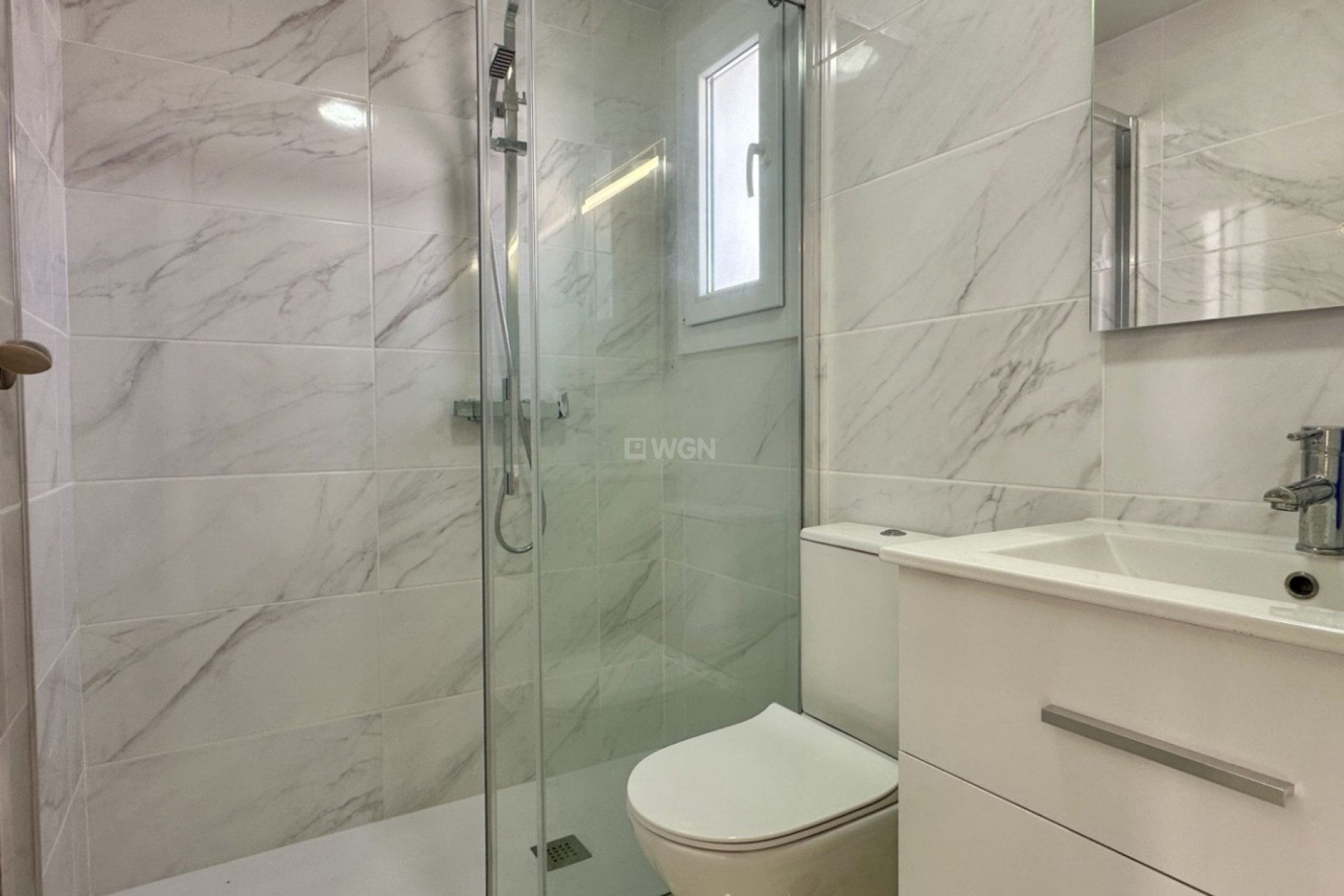 Odsprzedaż - Kamienica - Torrevieja - Costa Blanca