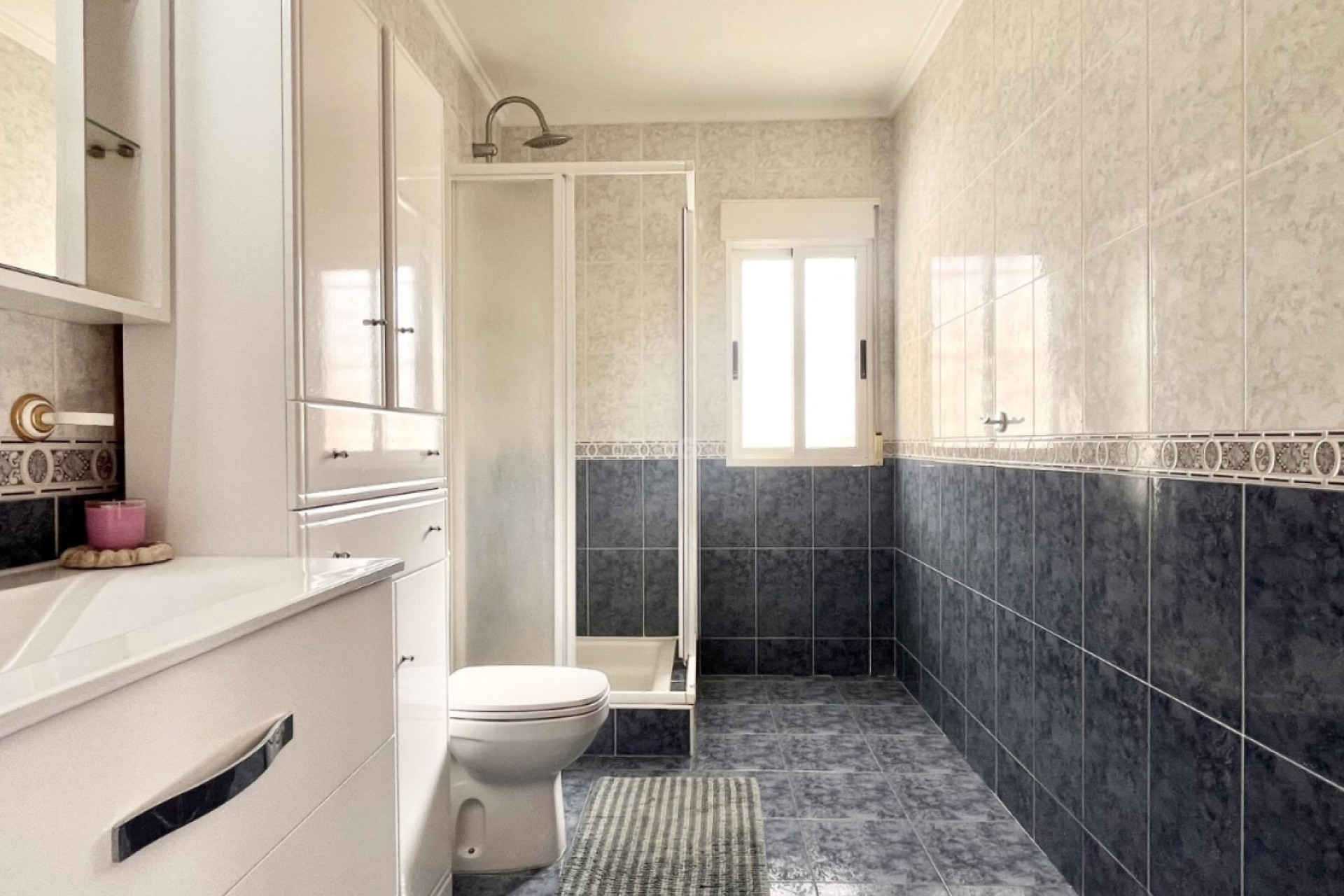 Odsprzedaż - Kamienica - Torrevieja - Costa Blanca