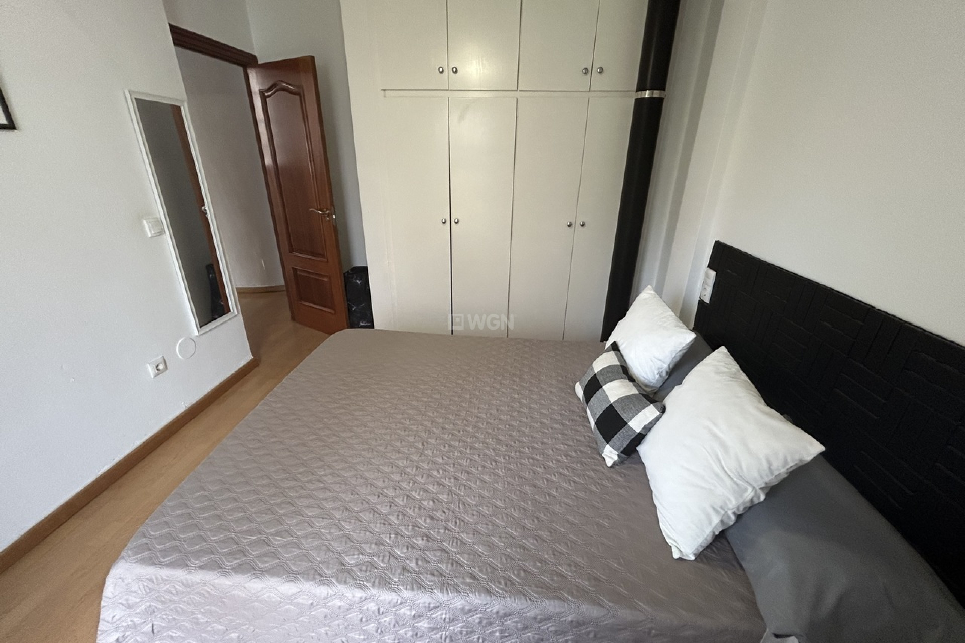 Odsprzedaż - Kamienica - Torrevieja - Costa Blanca