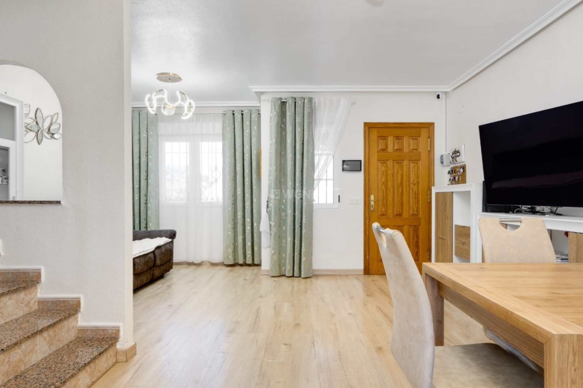 Odsprzedaż - Kamienica - Torrevieja - Costa Blanca