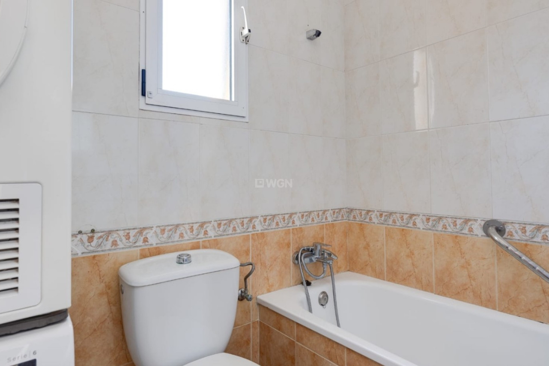 Odsprzedaż - Kamienica - Torrevieja - Costa Blanca