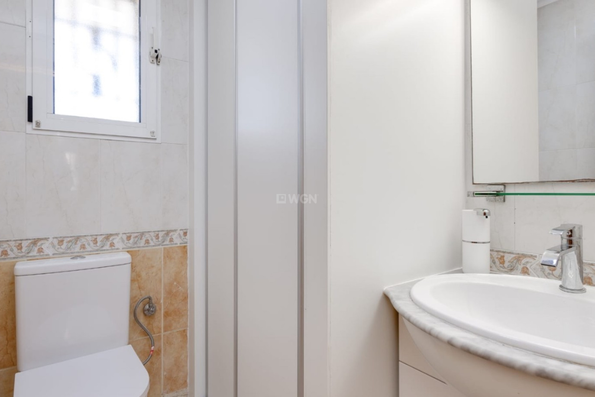 Odsprzedaż - Kamienica - Torrevieja - Costa Blanca
