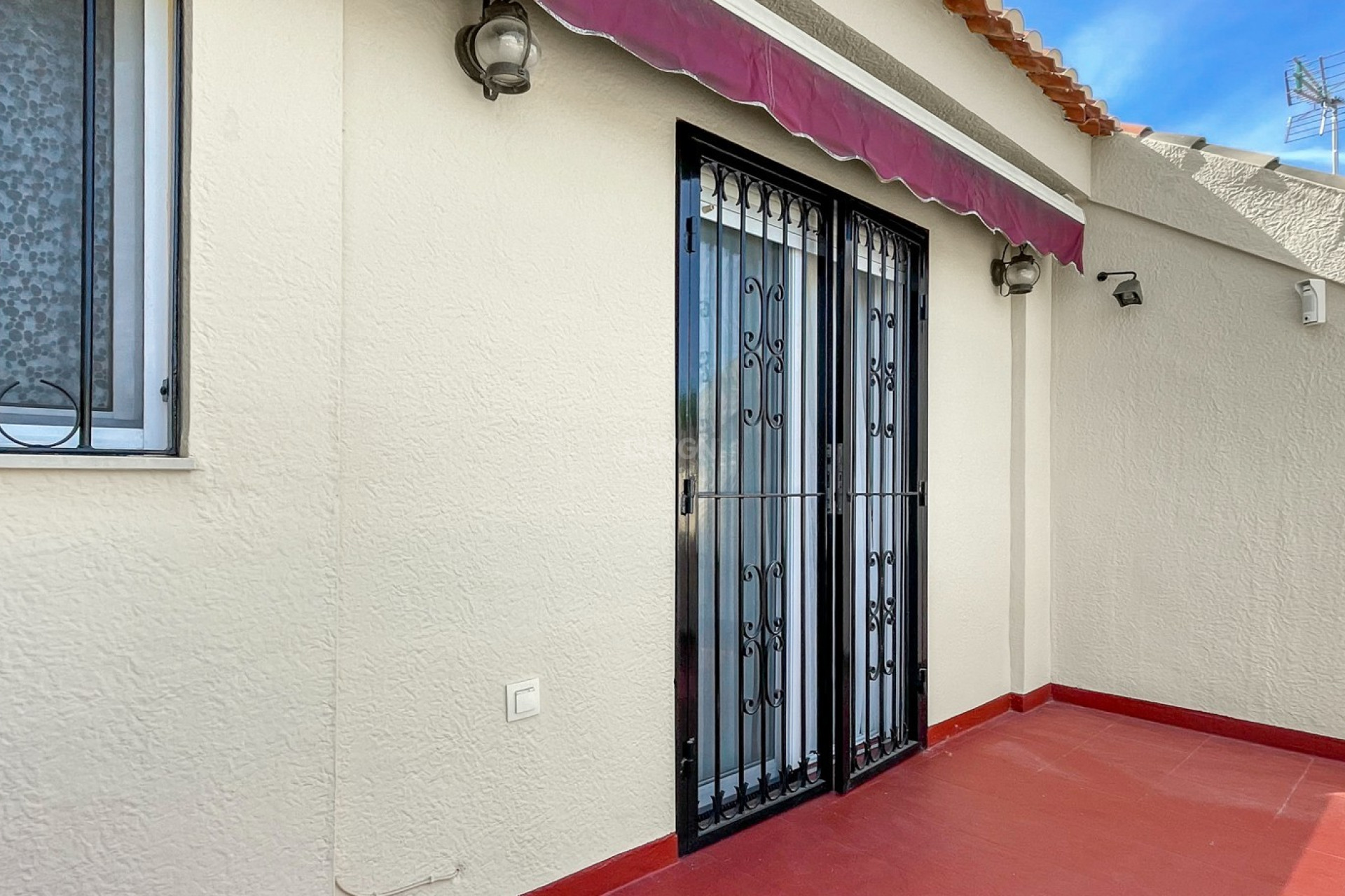 Odsprzedaż - Kamienica - Torrevieja - Costa Blanca