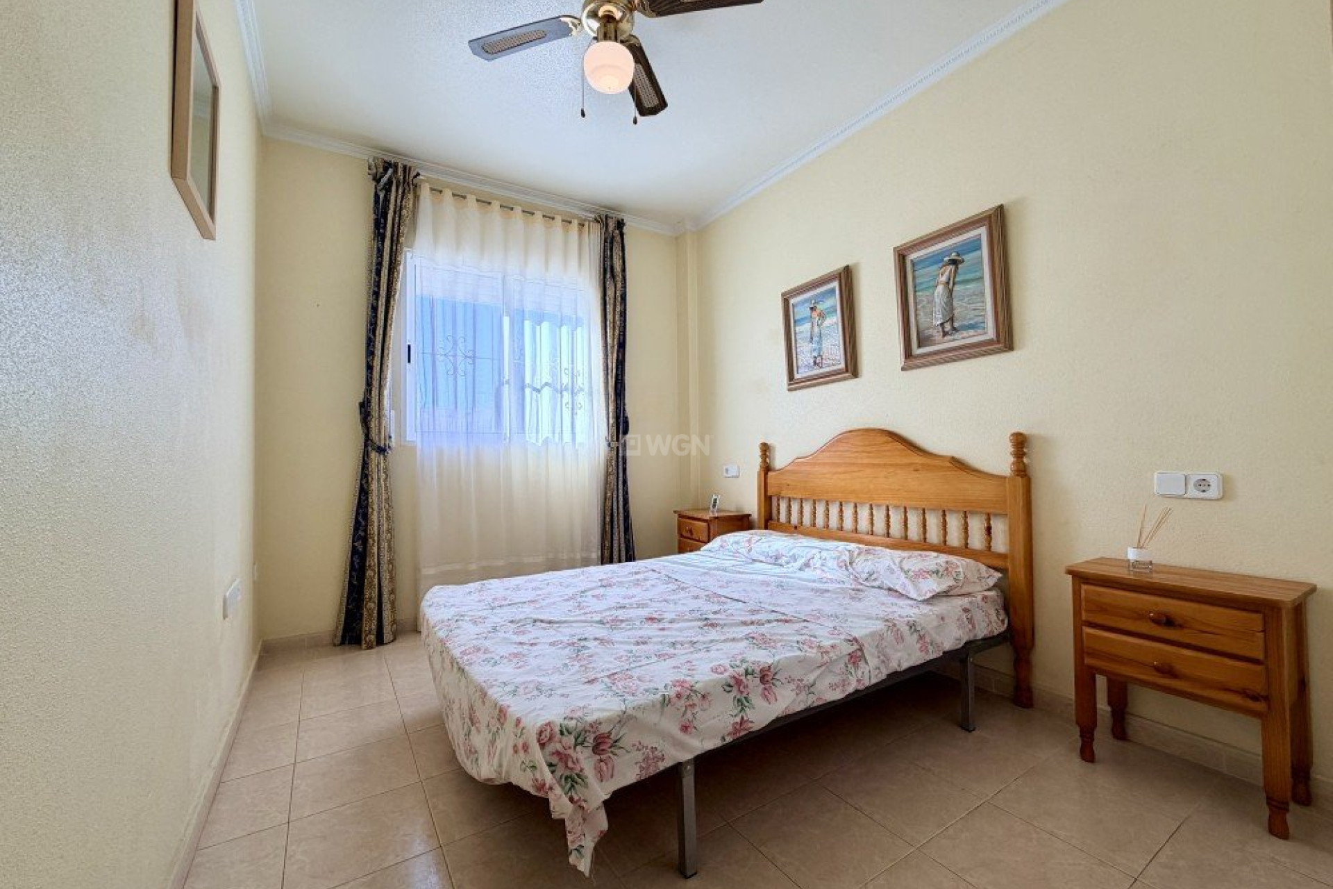 Odsprzedaż - Kamienica - Torrevieja - Costa Blanca