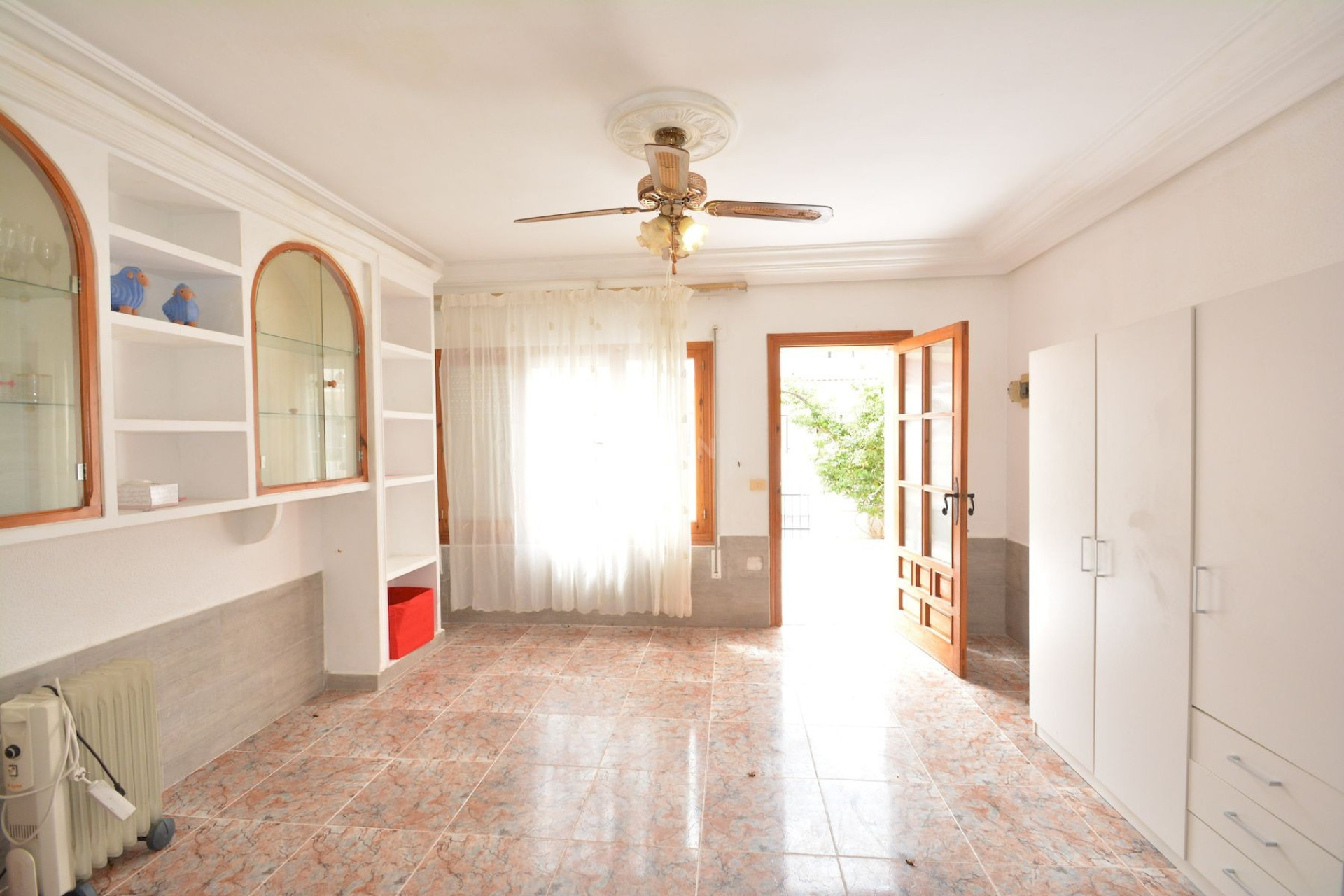 Odsprzedaż - Kamienica - Torrevieja - Costa Blanca
