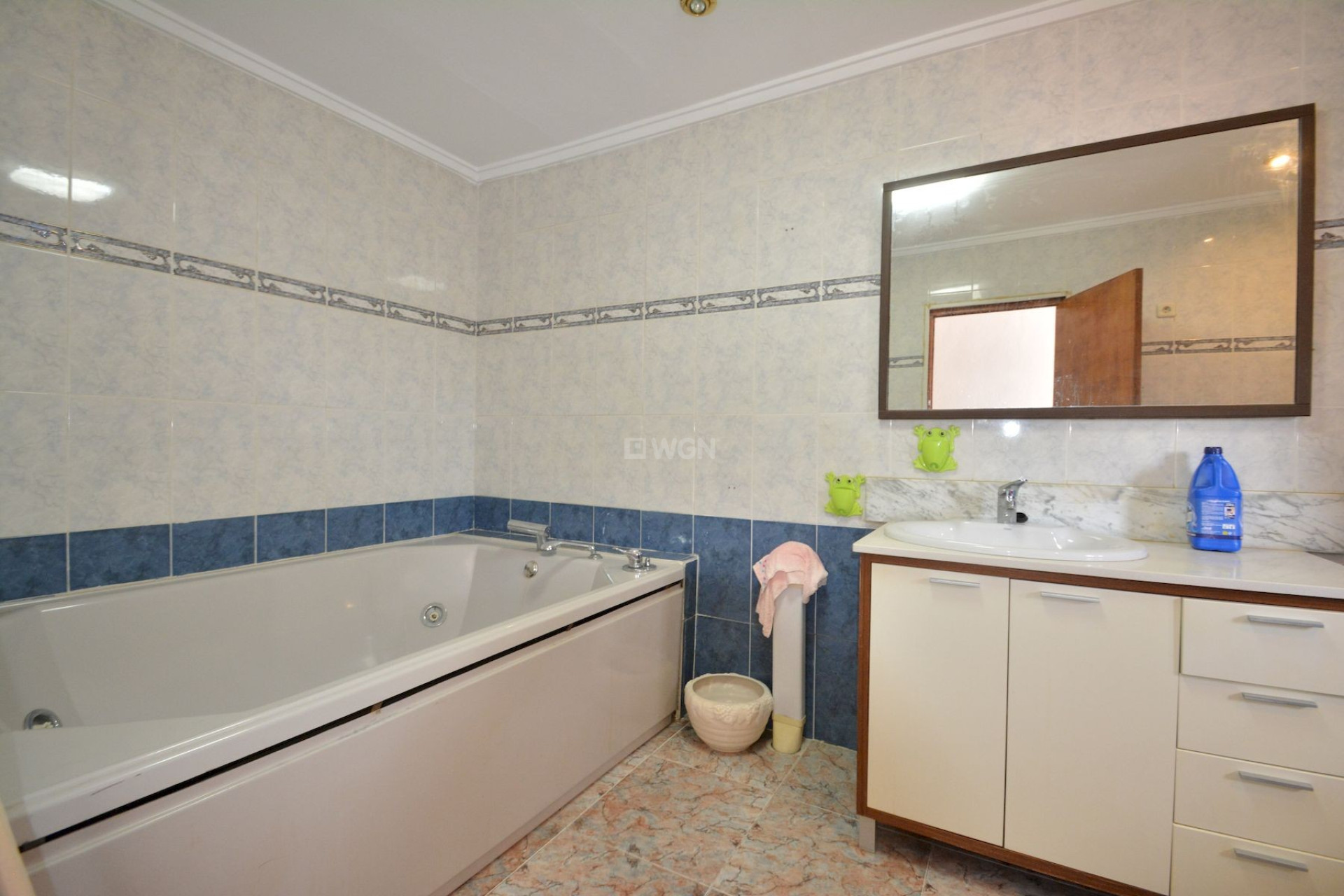 Odsprzedaż - Kamienica - Torrevieja - Costa Blanca