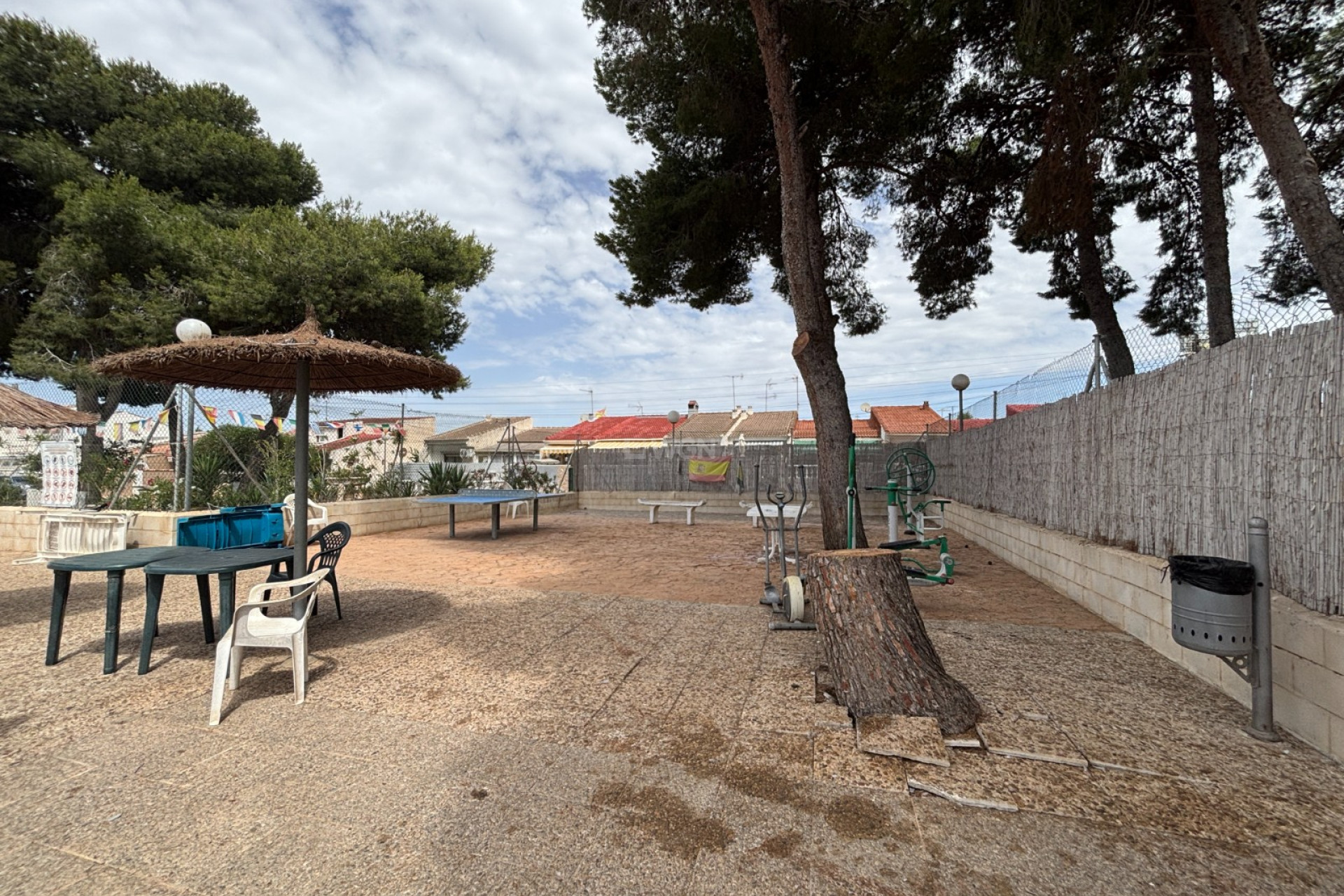 Odsprzedaż - Kamienica - Torrevieja - Costa Blanca