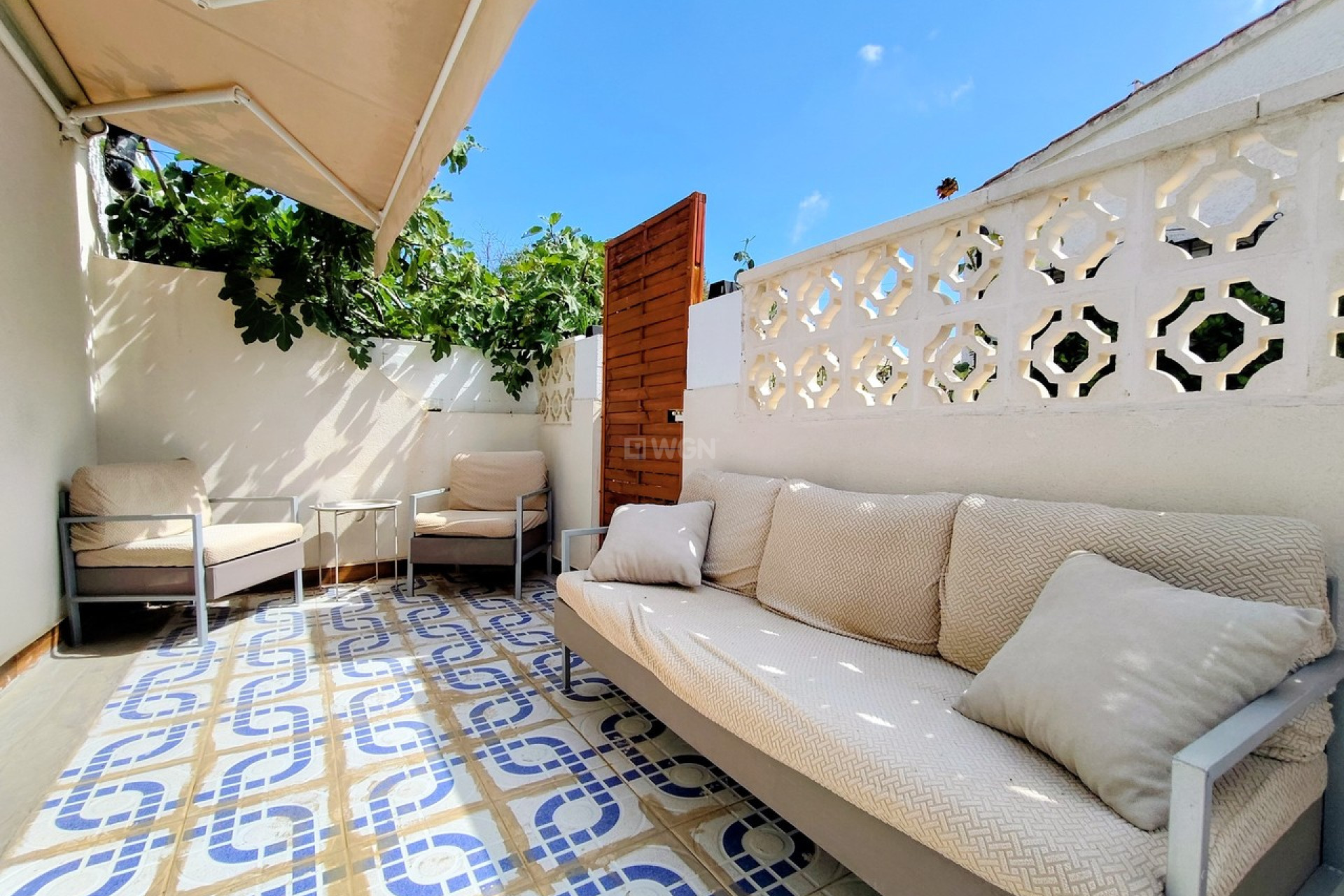 Odsprzedaż - Kamienica - Torrevieja - Costa Blanca