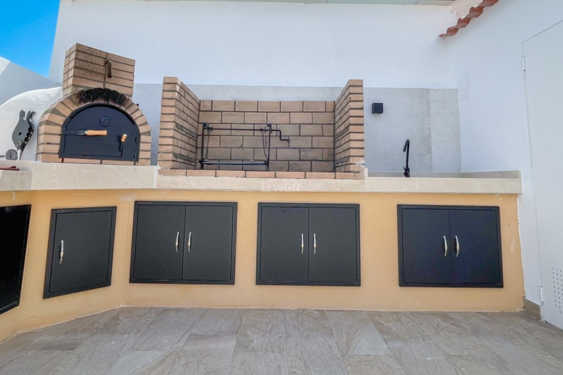 Odsprzedaż - Kamienica - Torrevieja - Costa Blanca