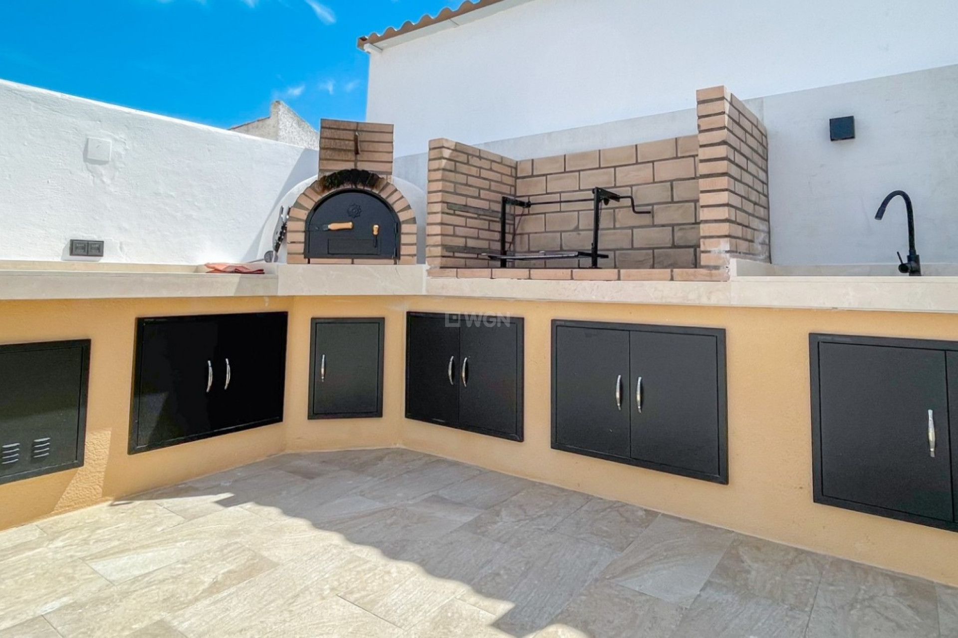 Odsprzedaż - Kamienica - Torrevieja - Costa Blanca