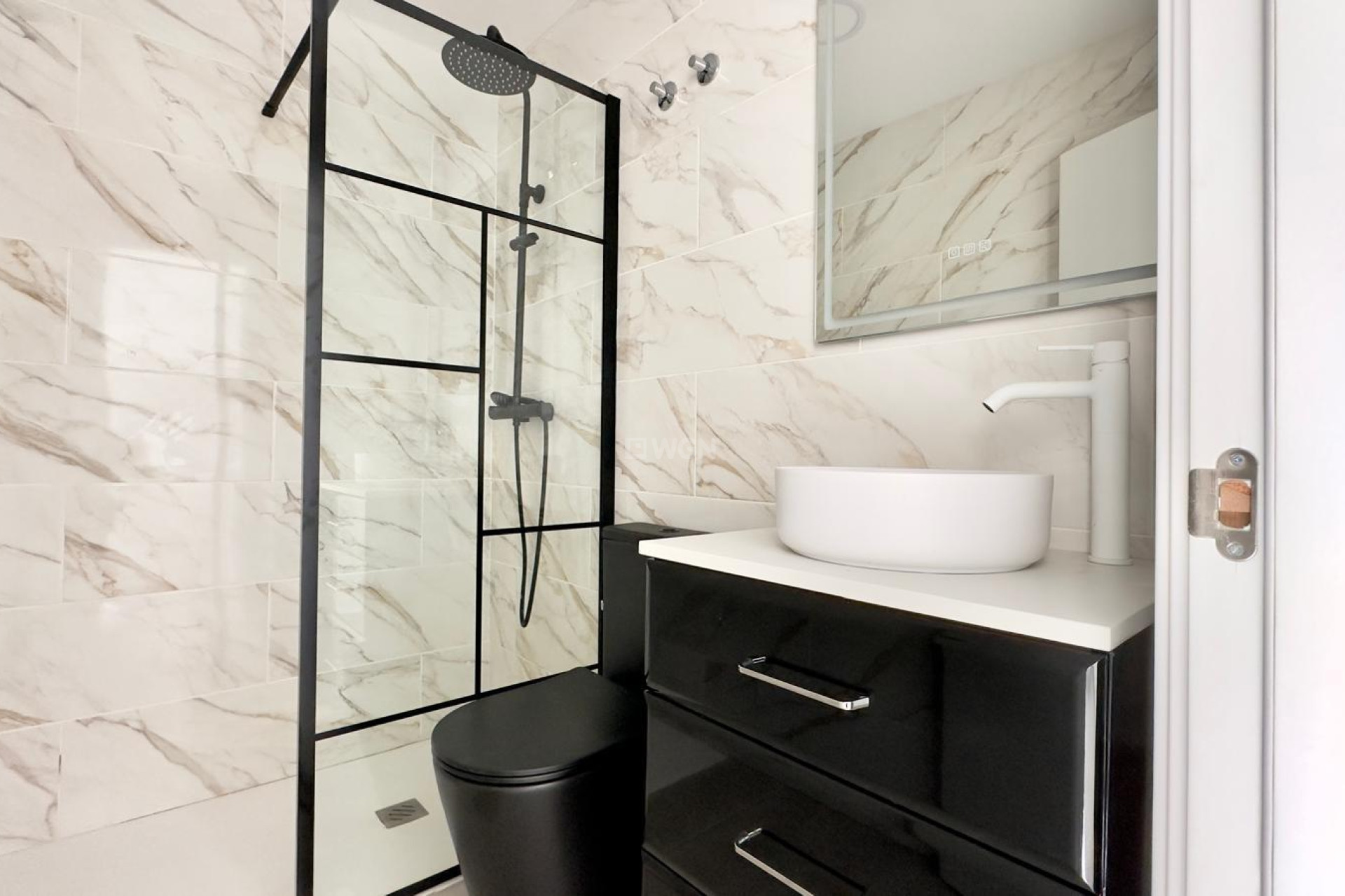 Odsprzedaż - Kamienica - Torrevieja - La Mata