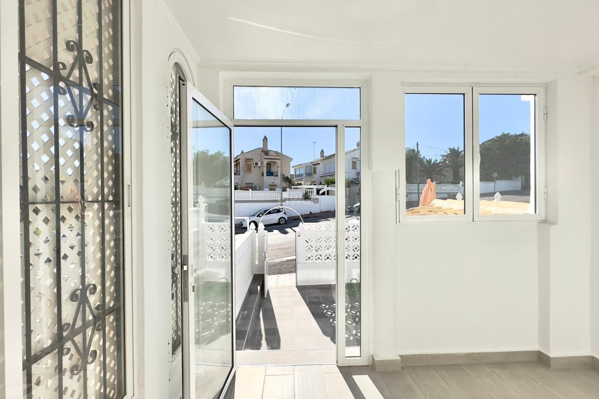 Odsprzedaż - Kamienica - Torrevieja - La Mata