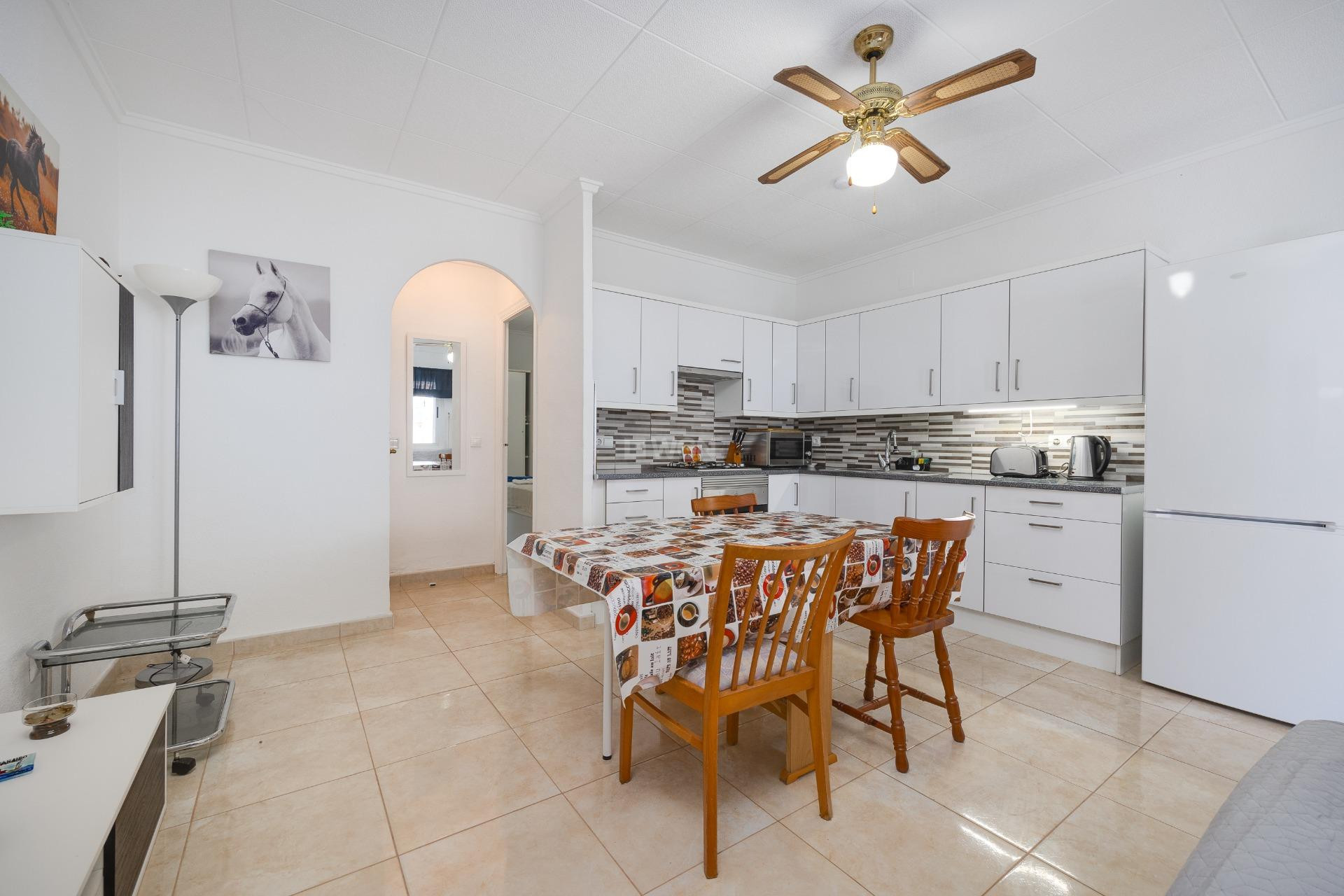 Odsprzedaż - Kamienica - Torrevieja - La Siesta - El Salado - Torreta