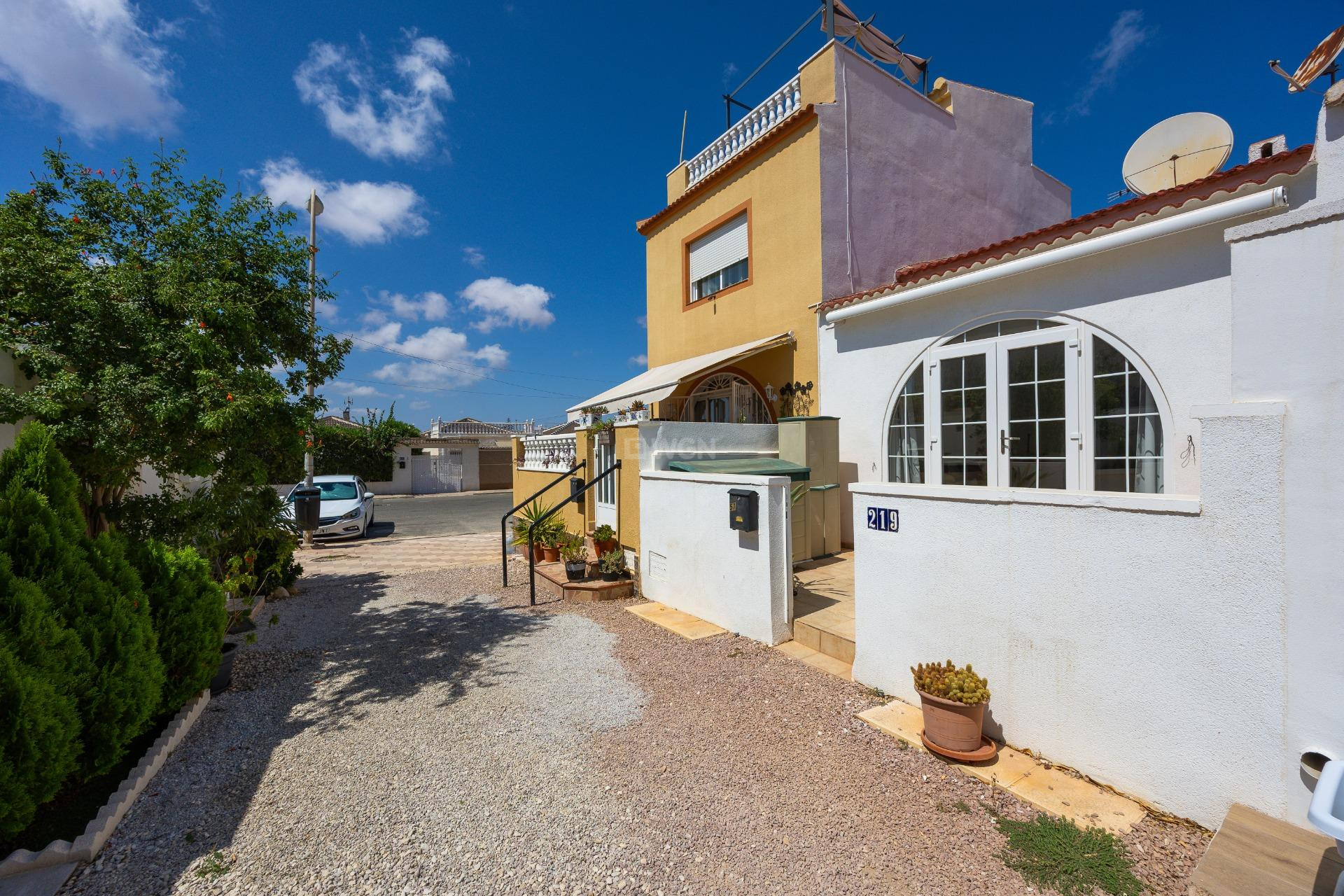 Odsprzedaż - Kamienica - Torrevieja - La Siesta - El Salado - Torreta
