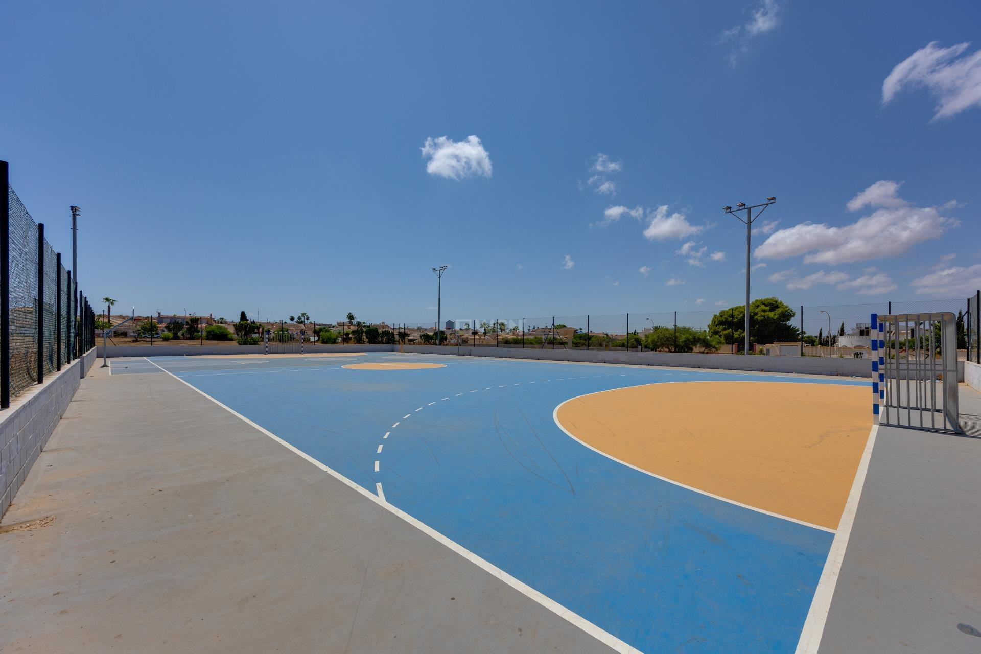 Odsprzedaż - Kamienica - Torrevieja - La Siesta - El Salado - Torreta