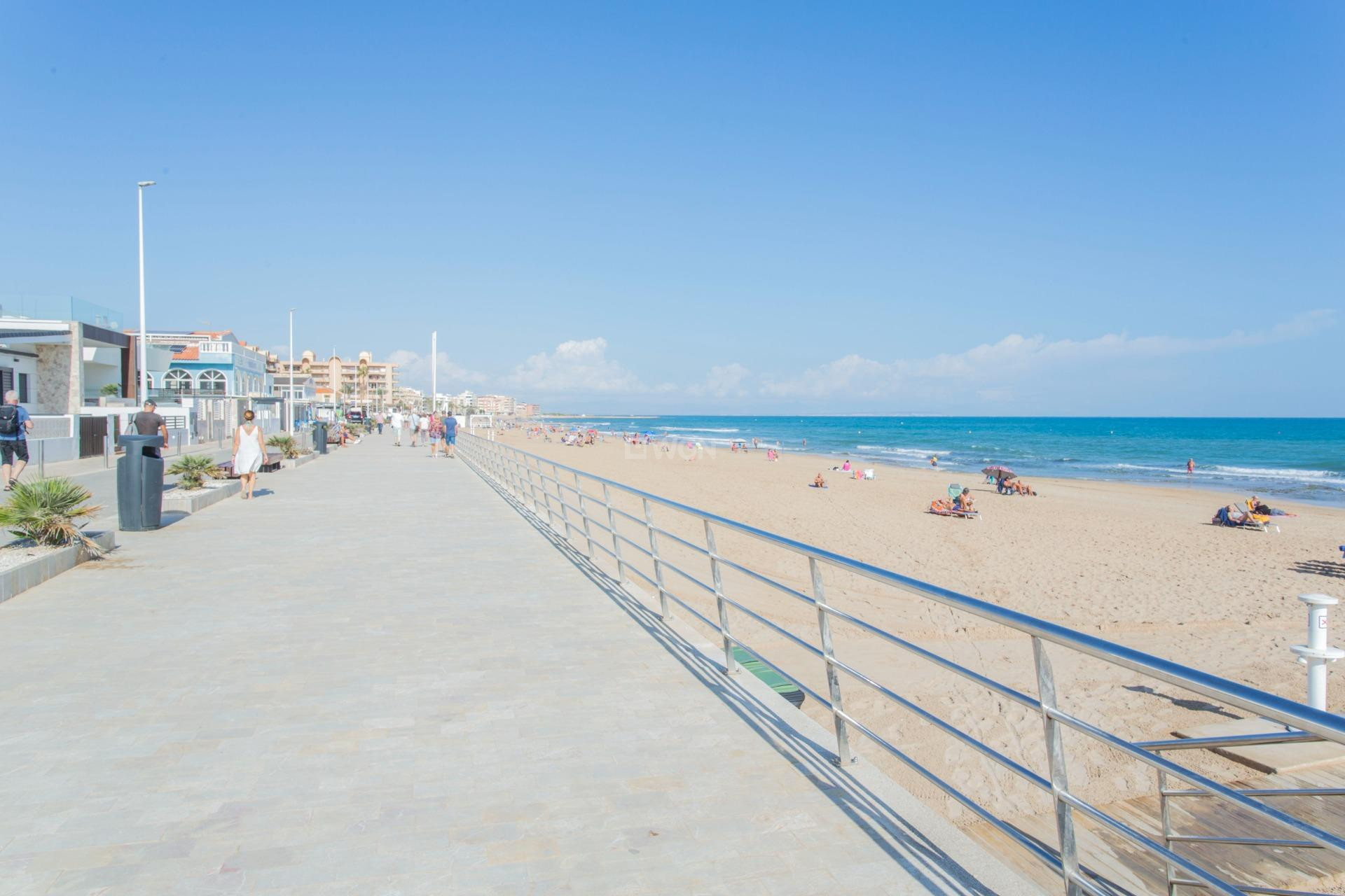 Odsprzedaż - Kamienica - Torrevieja - La Siesta