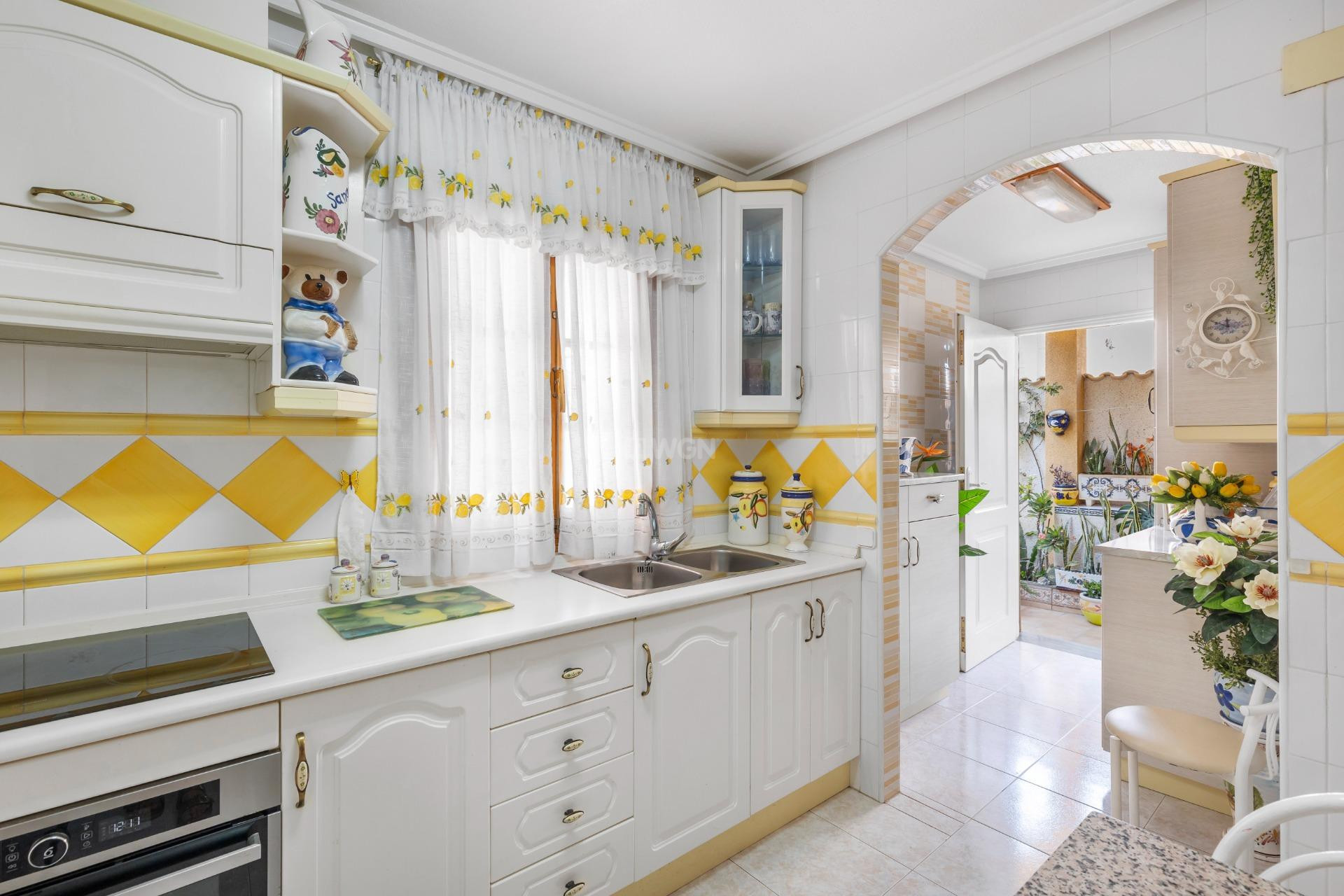 Odsprzedaż - Kamienica - Torrevieja - Los Frutales