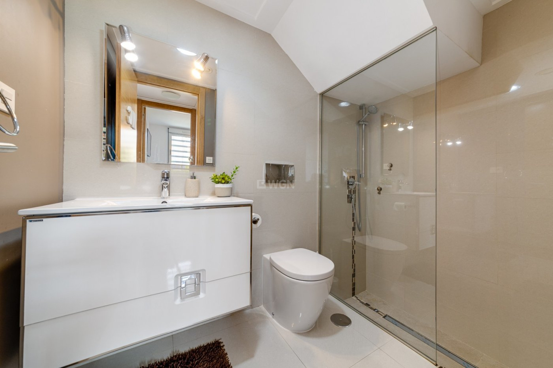 Odsprzedaż - Kamienica - Torrevieja - Sector 25