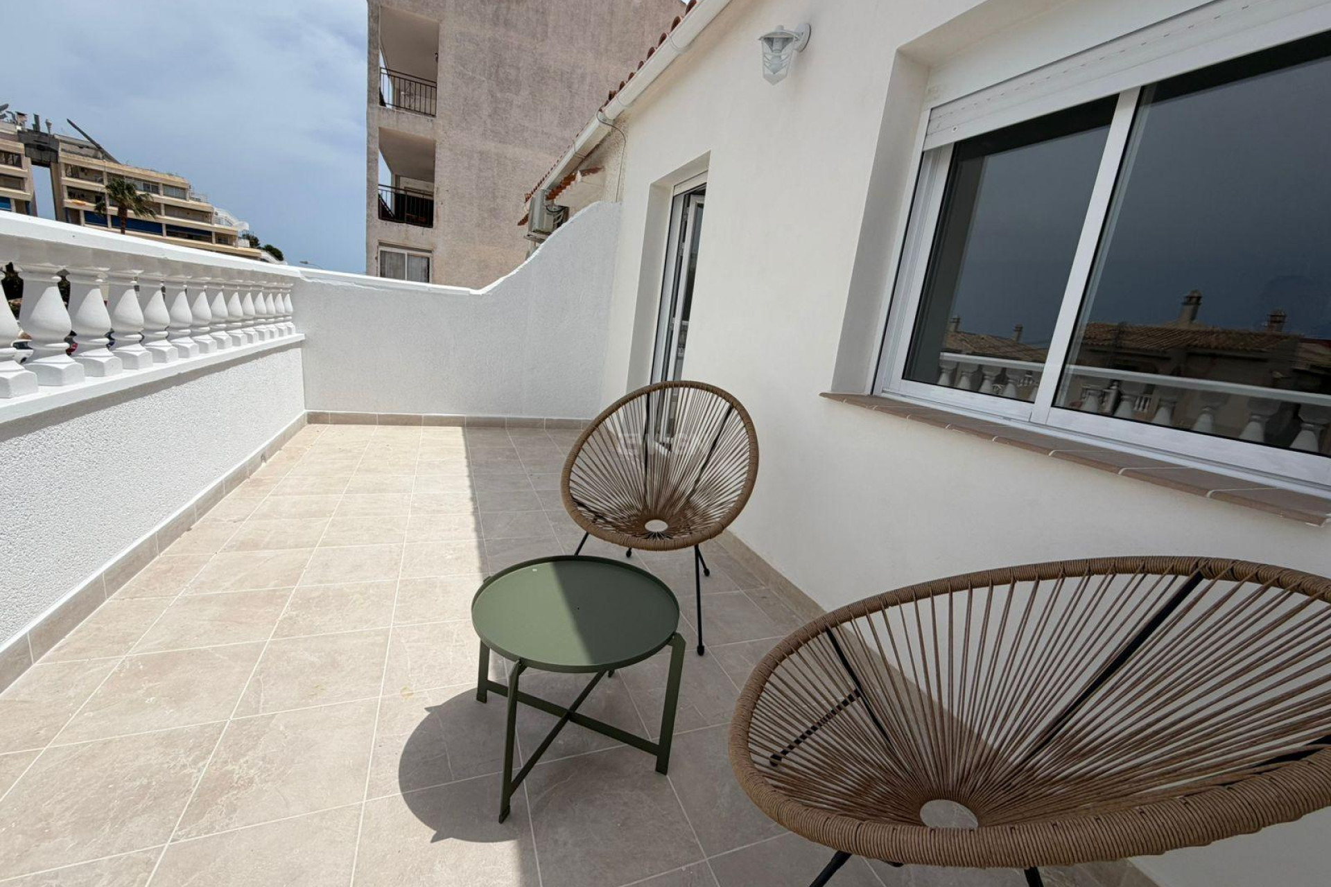 Odsprzedaż - Kamienica - Torrevieja - Sector 25