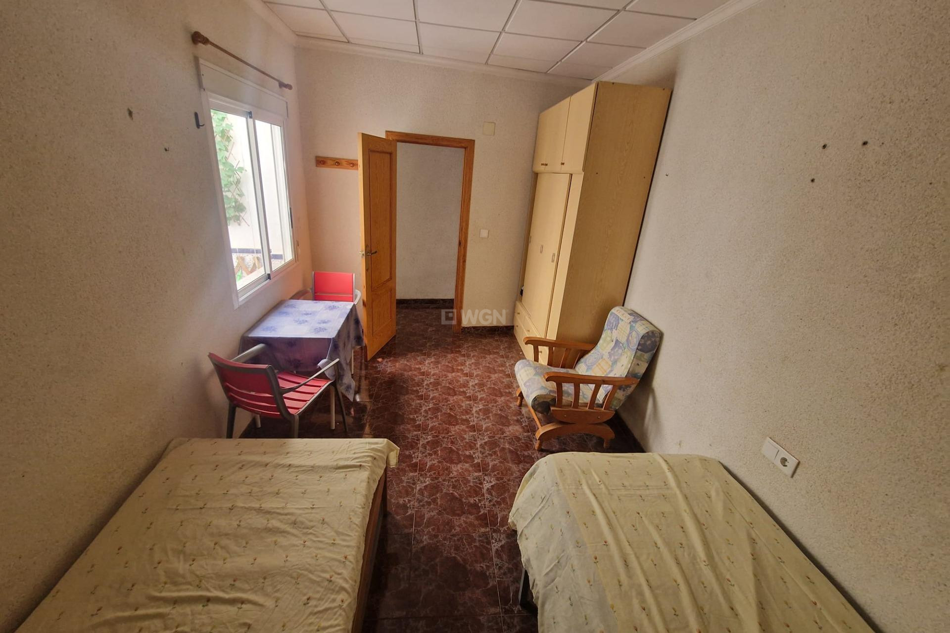 Odsprzedaż - Kamienica - Torrevieja