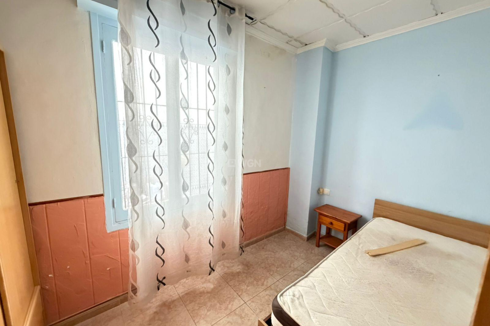 Odsprzedaż - Kamienica - Torrevieja