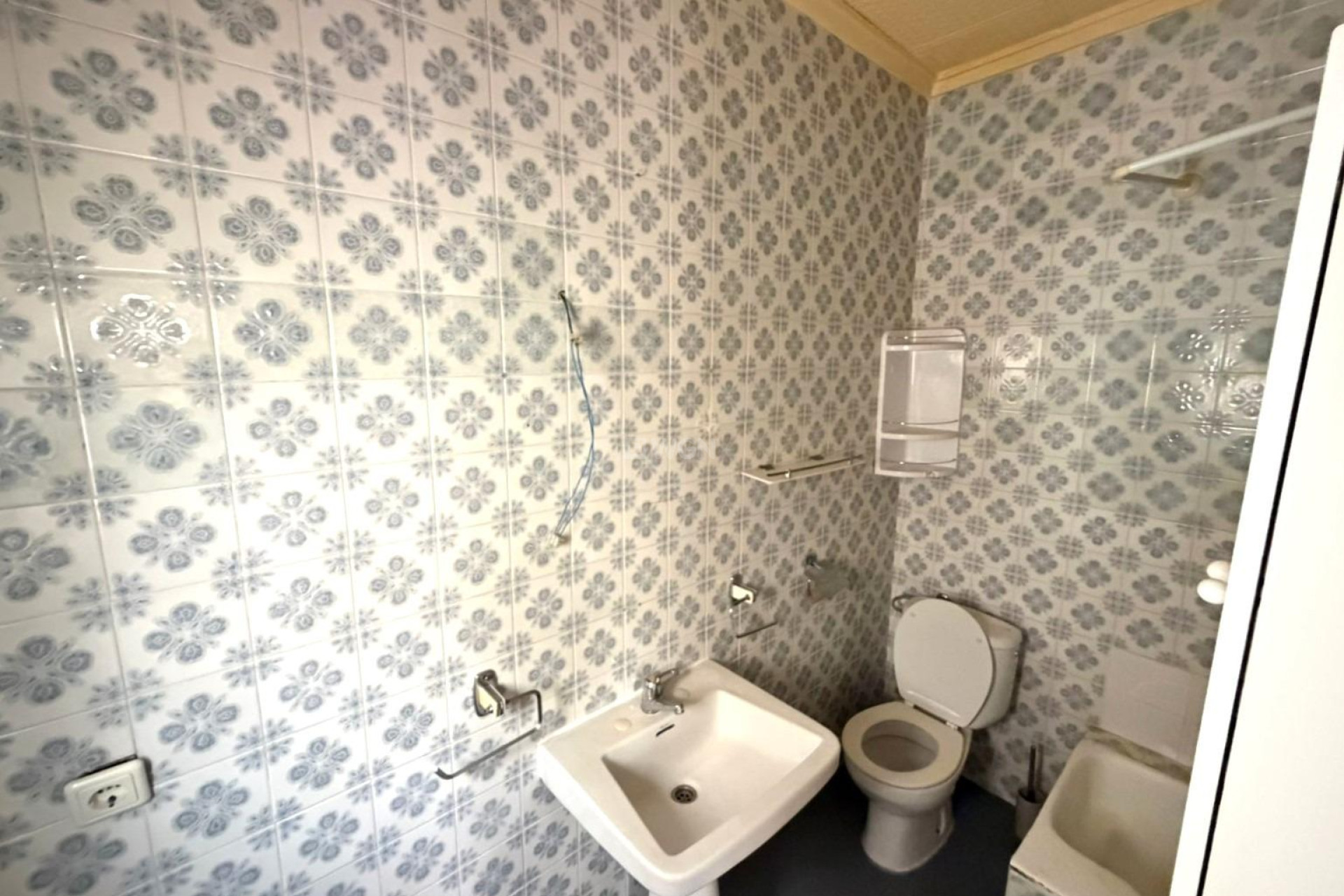 Odsprzedaż - Kamienica - Torrevieja