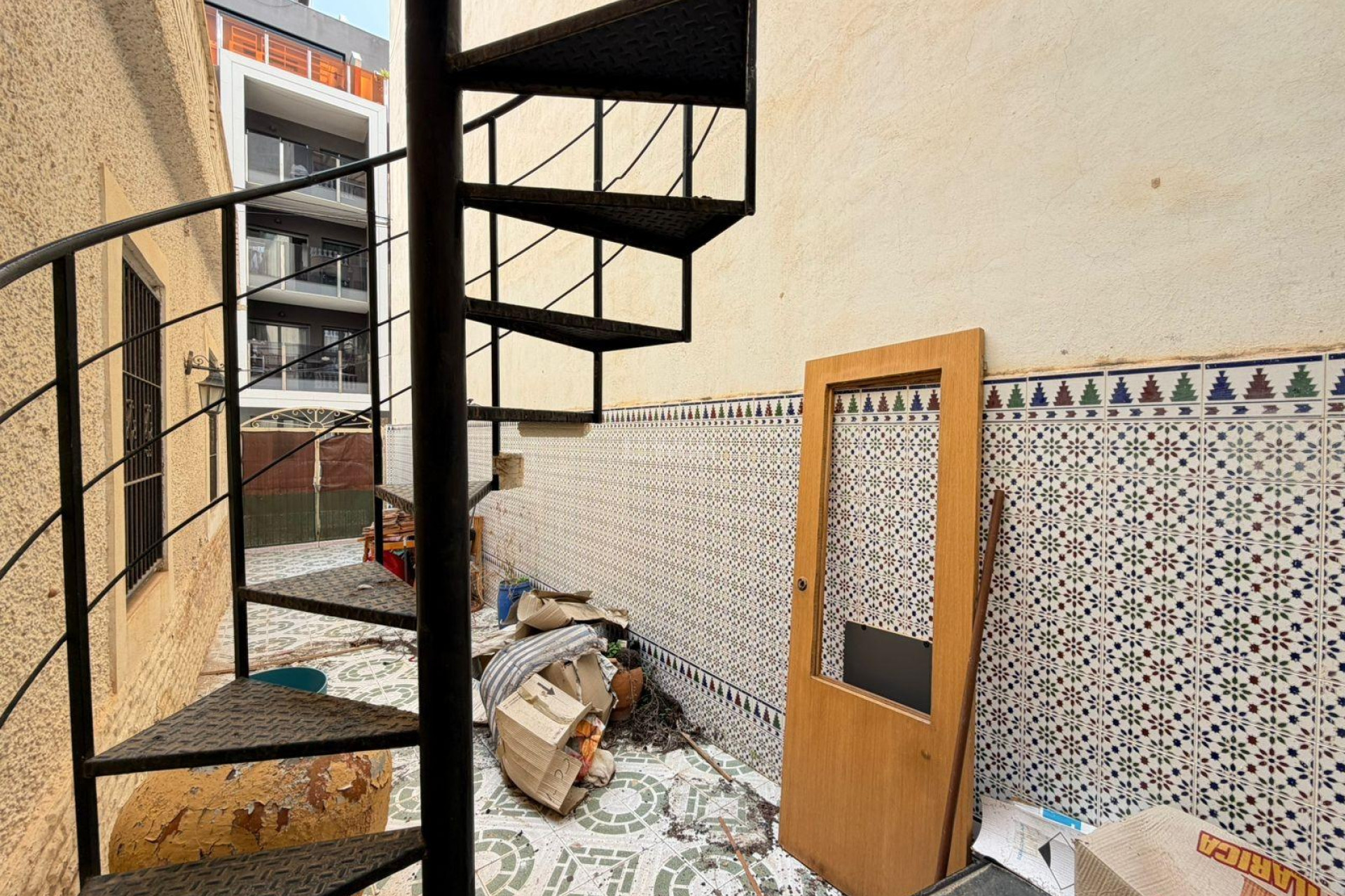 Odsprzedaż - Kamienica - Torrevieja