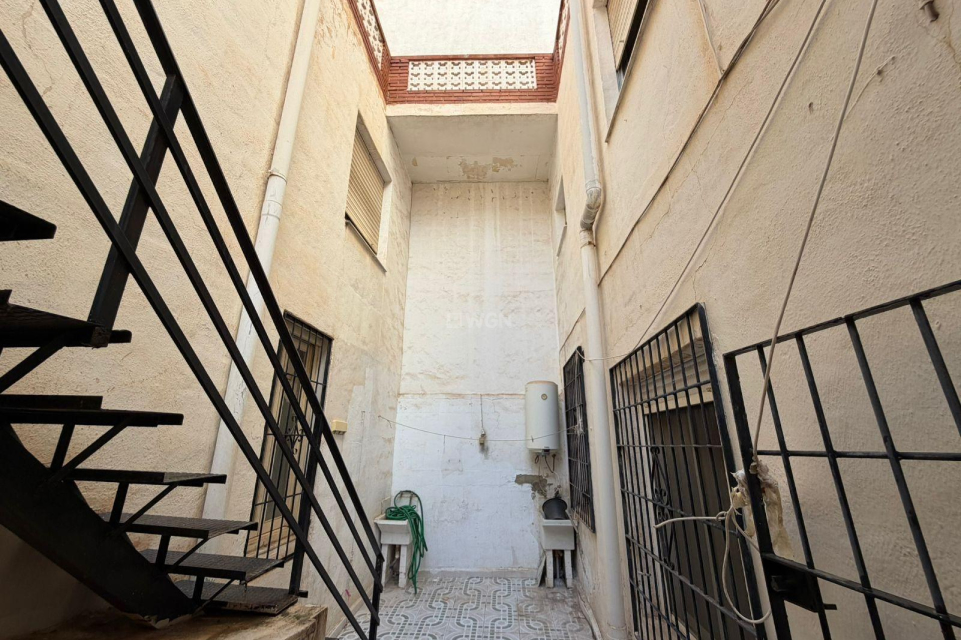 Odsprzedaż - Kamienica - Torrevieja