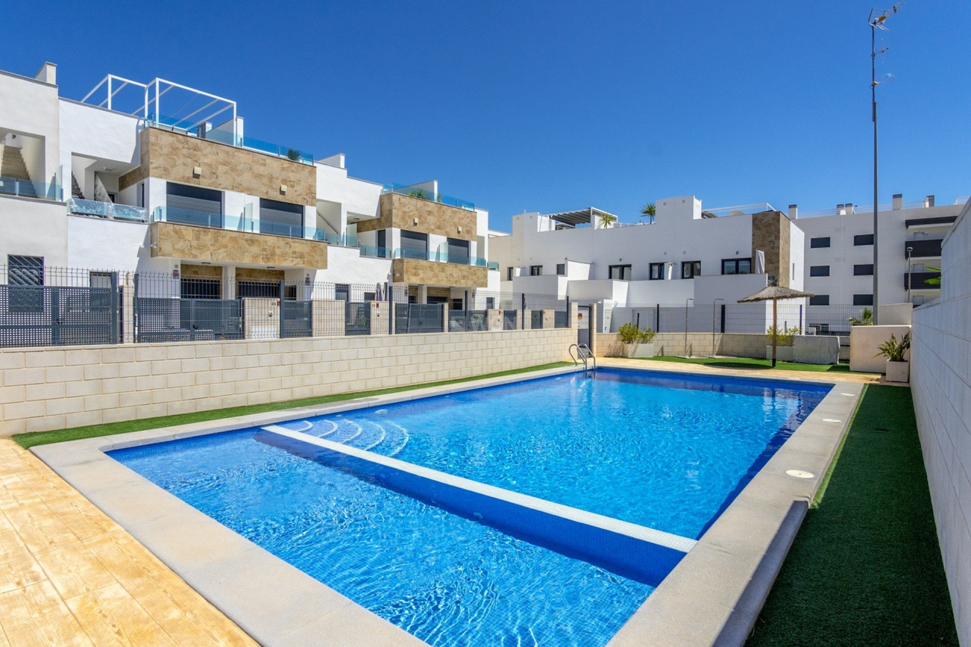 Odsprzedaż - Kamienica - Villamartin - Costa Blanca