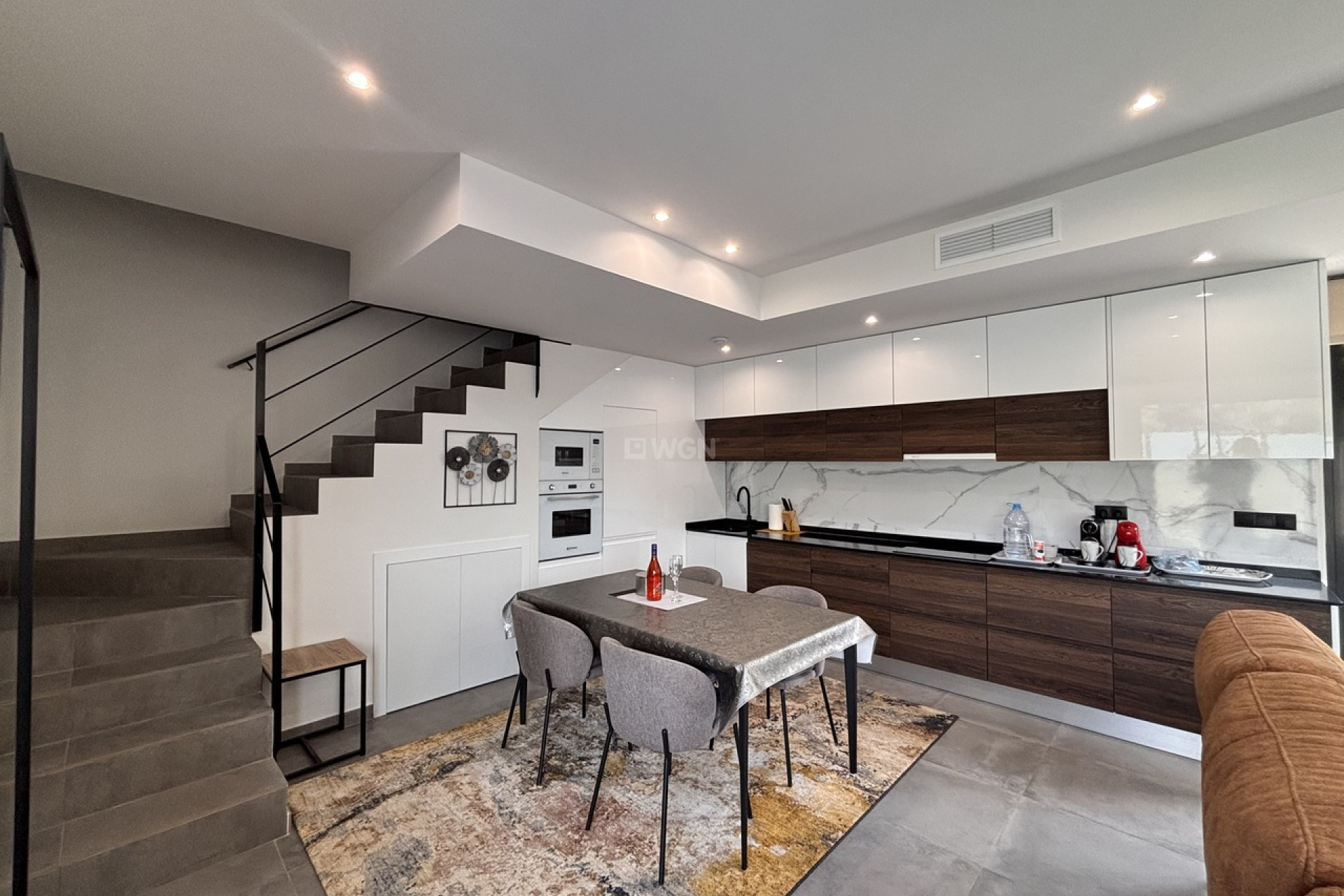 Odsprzedaż - Kamienica - Villamartin - Costa Blanca