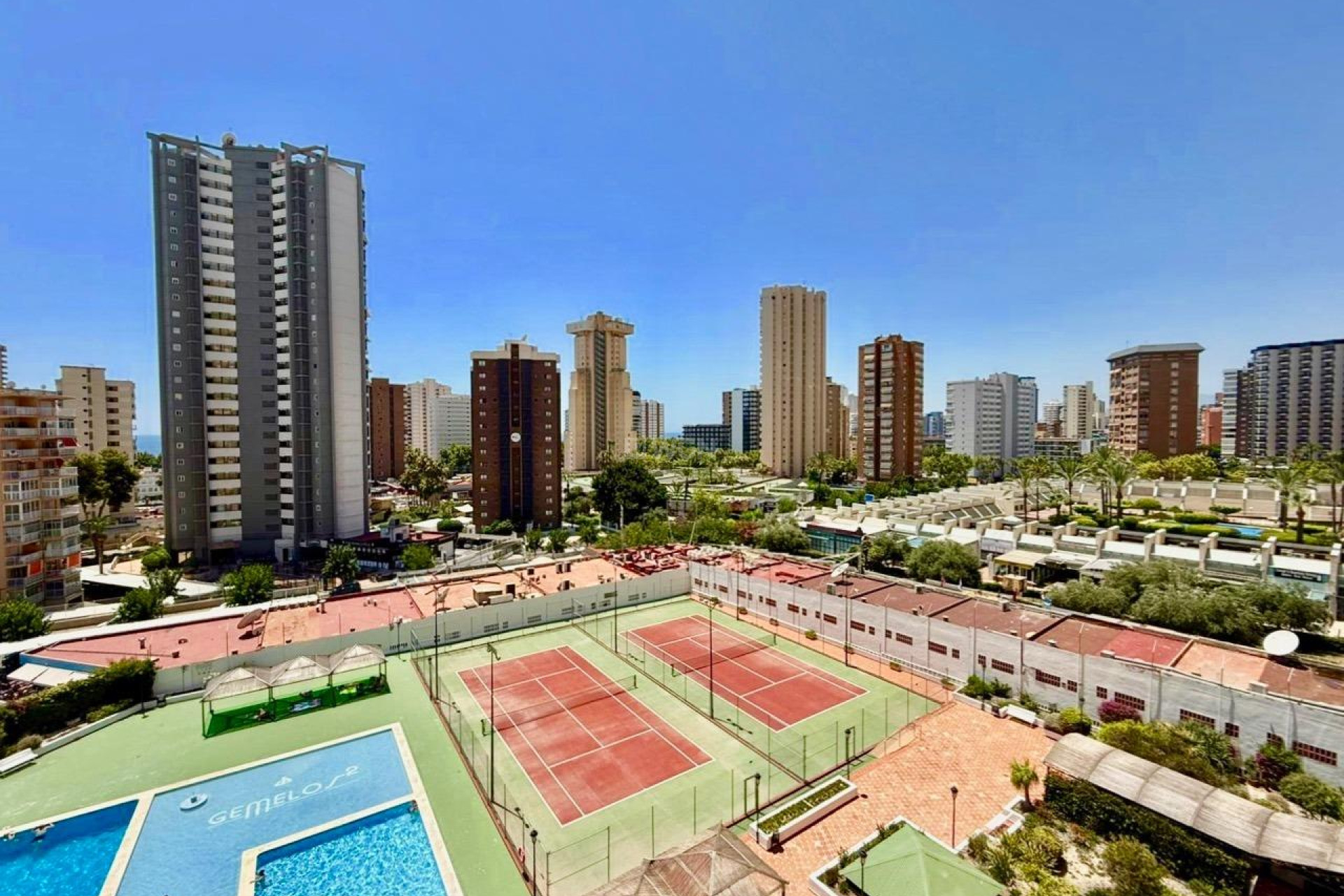 Odsprzedaż - Mieszkanie w bloku - Benidorm - Playa De Levante