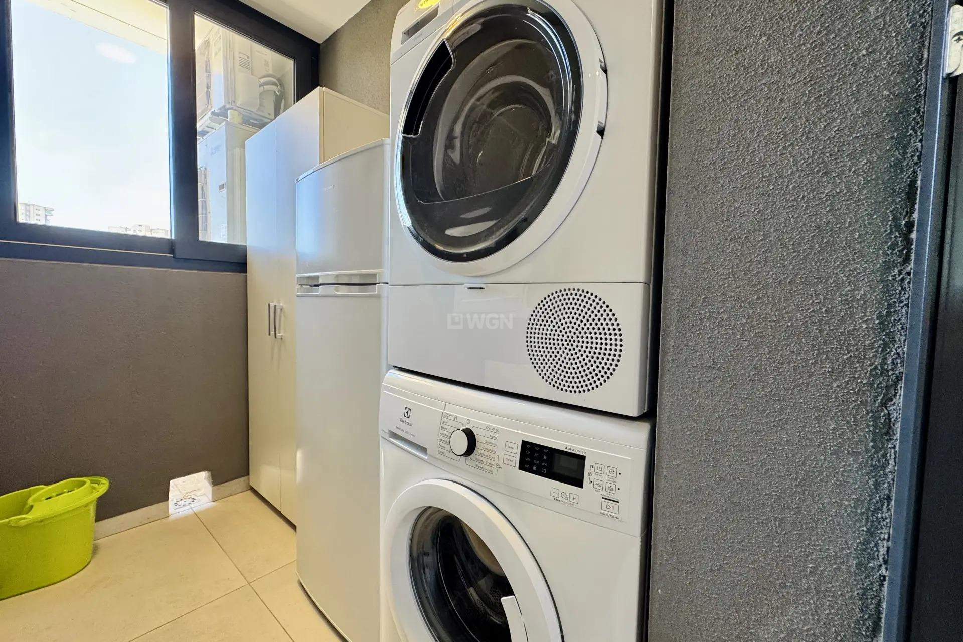 Odsprzedaż - Mieszkanie w bloku - Benidorm - Playa de Poniente