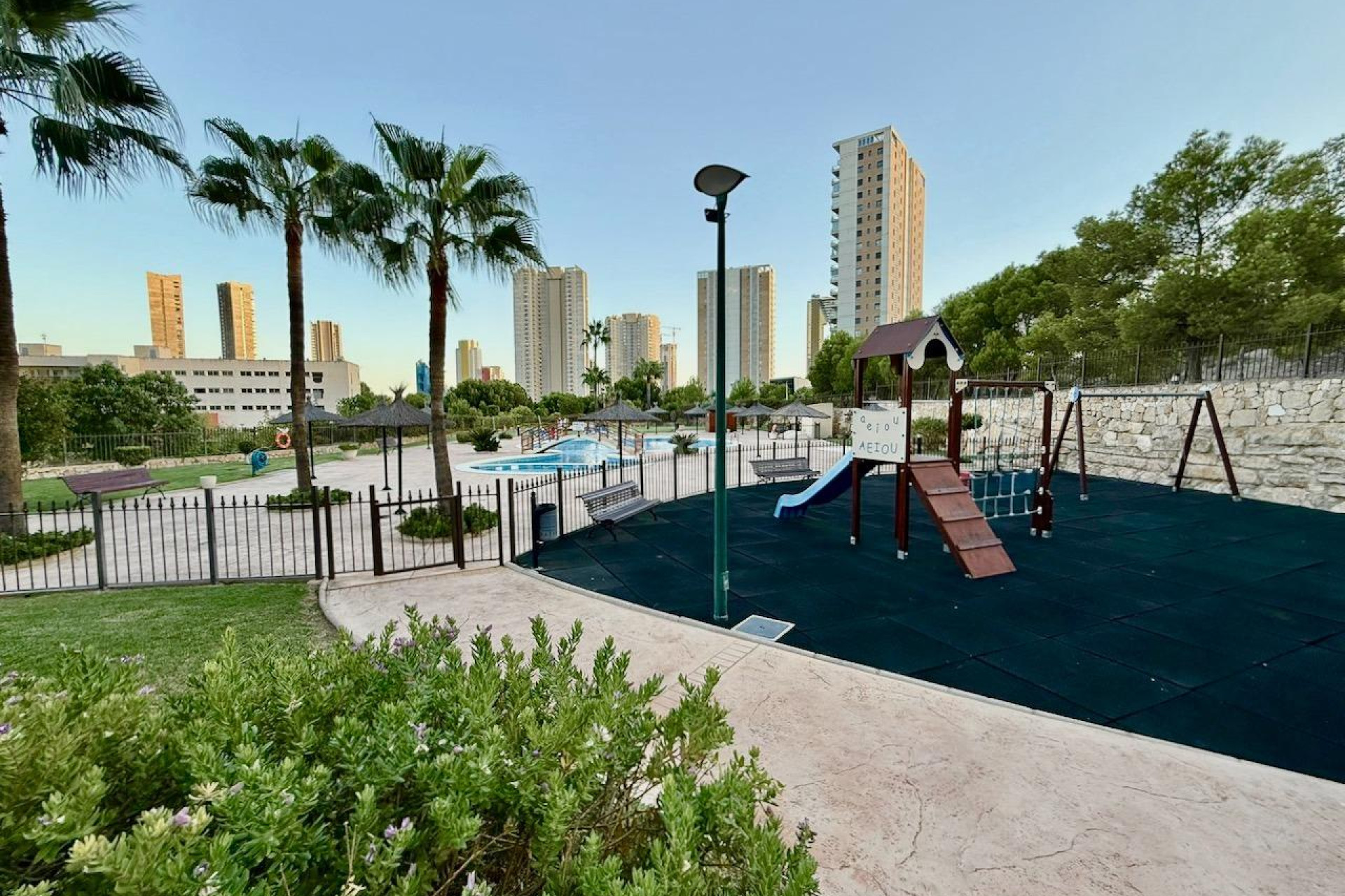 Odsprzedaż - Mieszkanie w bloku - Benidorm - Via Parque