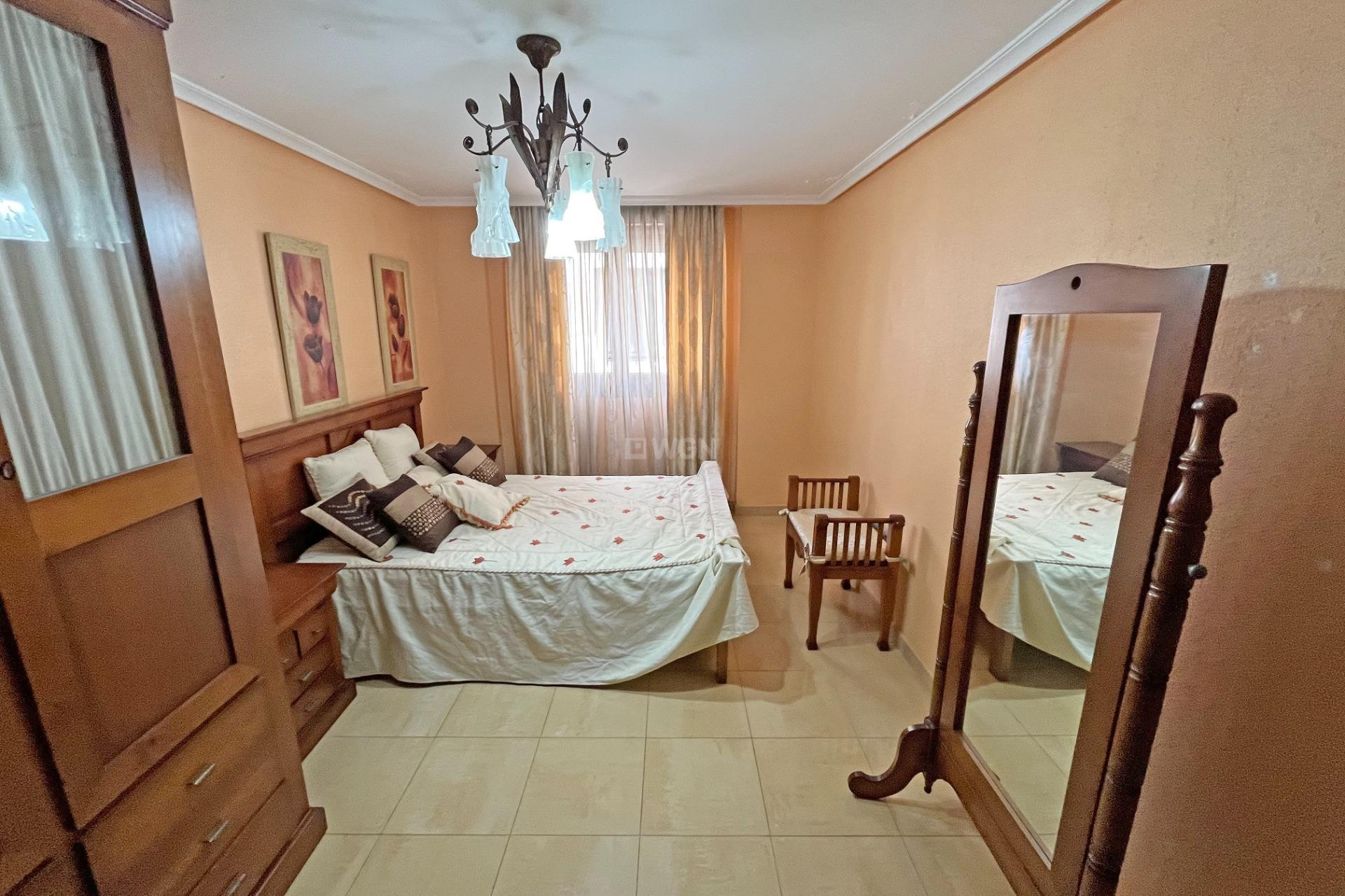 Odsprzedaż - Mieszkanie w bloku - Formentera del Segura - Palacios