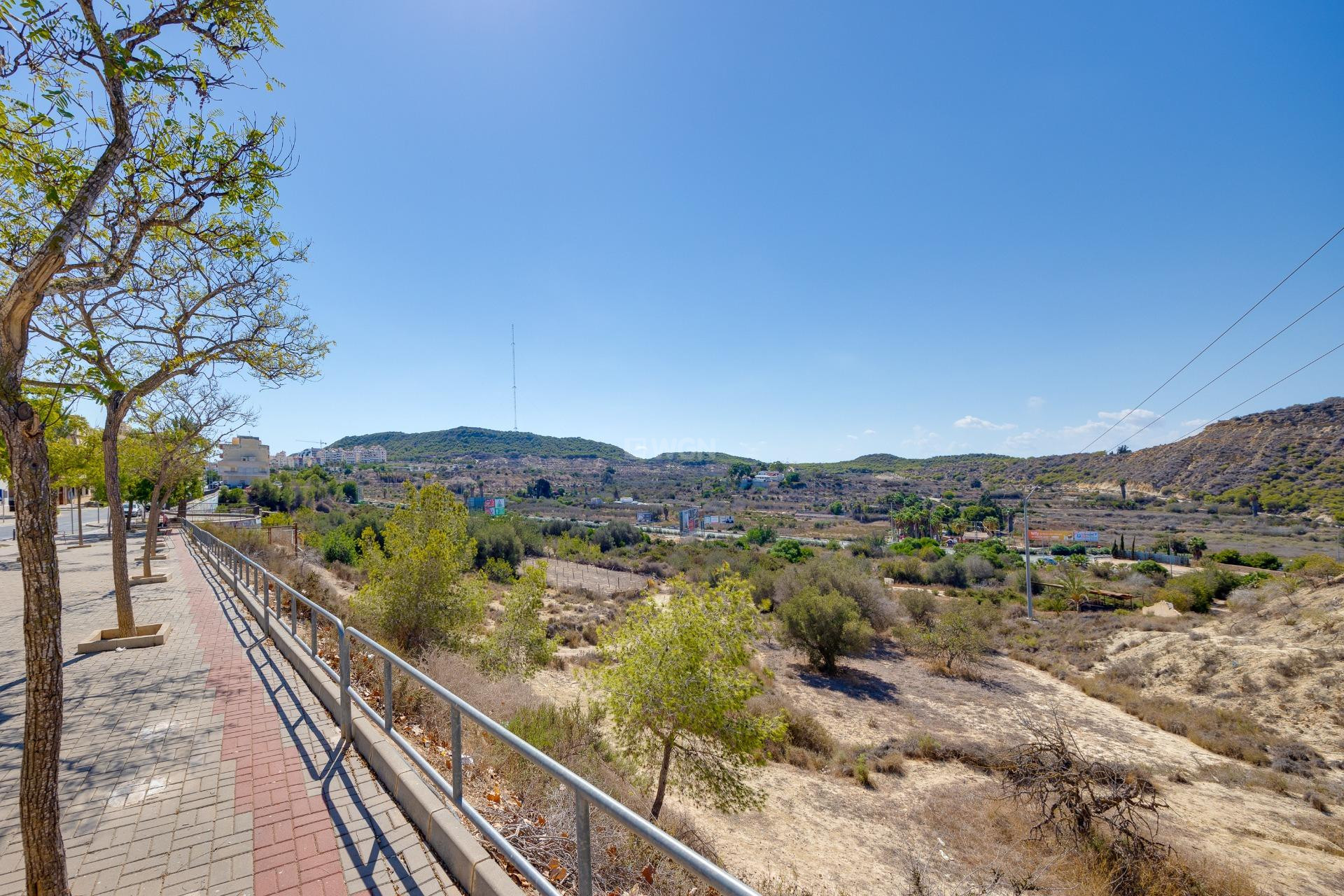 Odsprzedaż - Mieszkanie w bloku - Guardamar del Segura - Pueblo