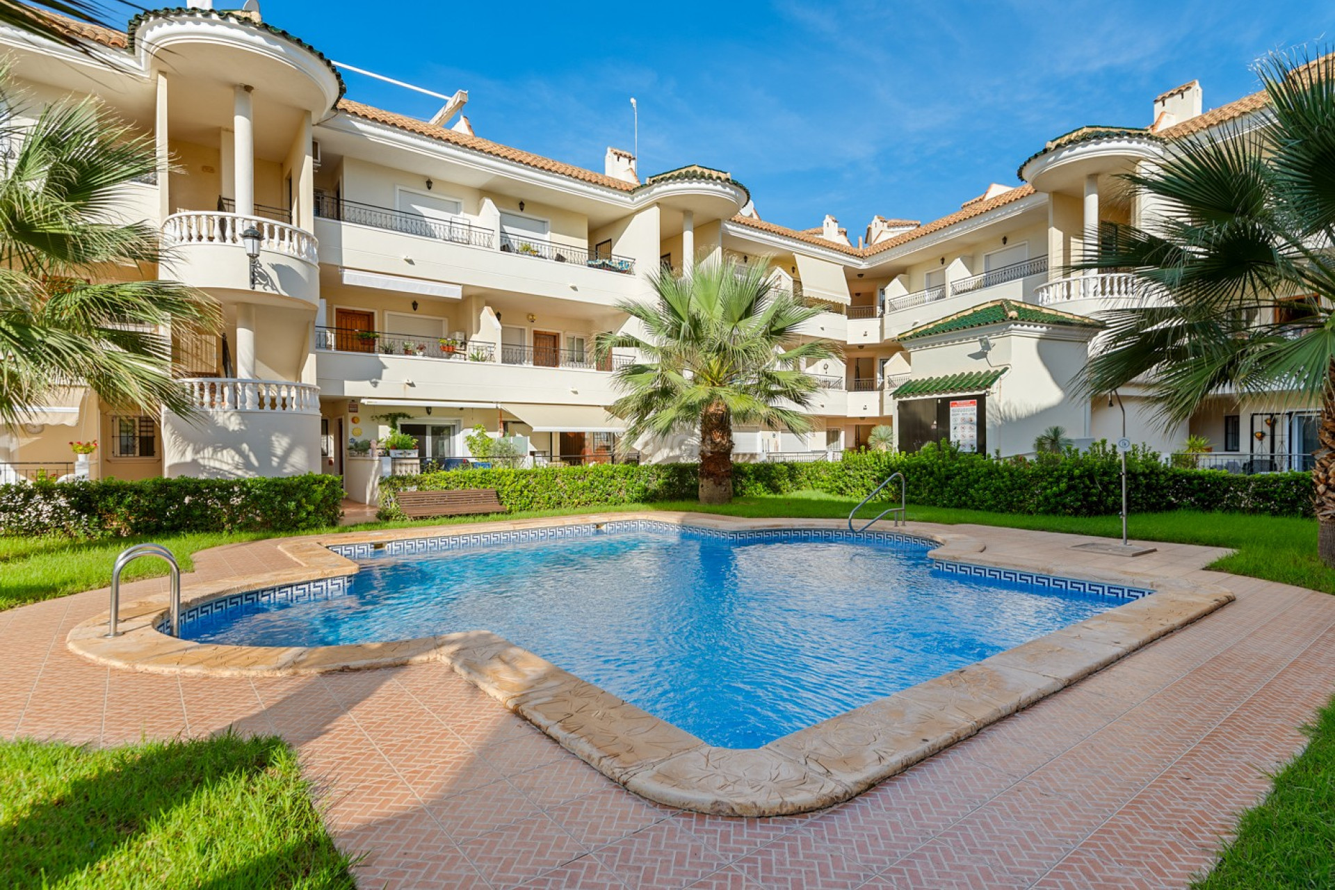 Odsprzedaż - Mieszkanie w bloku - Jacarilla - Inland