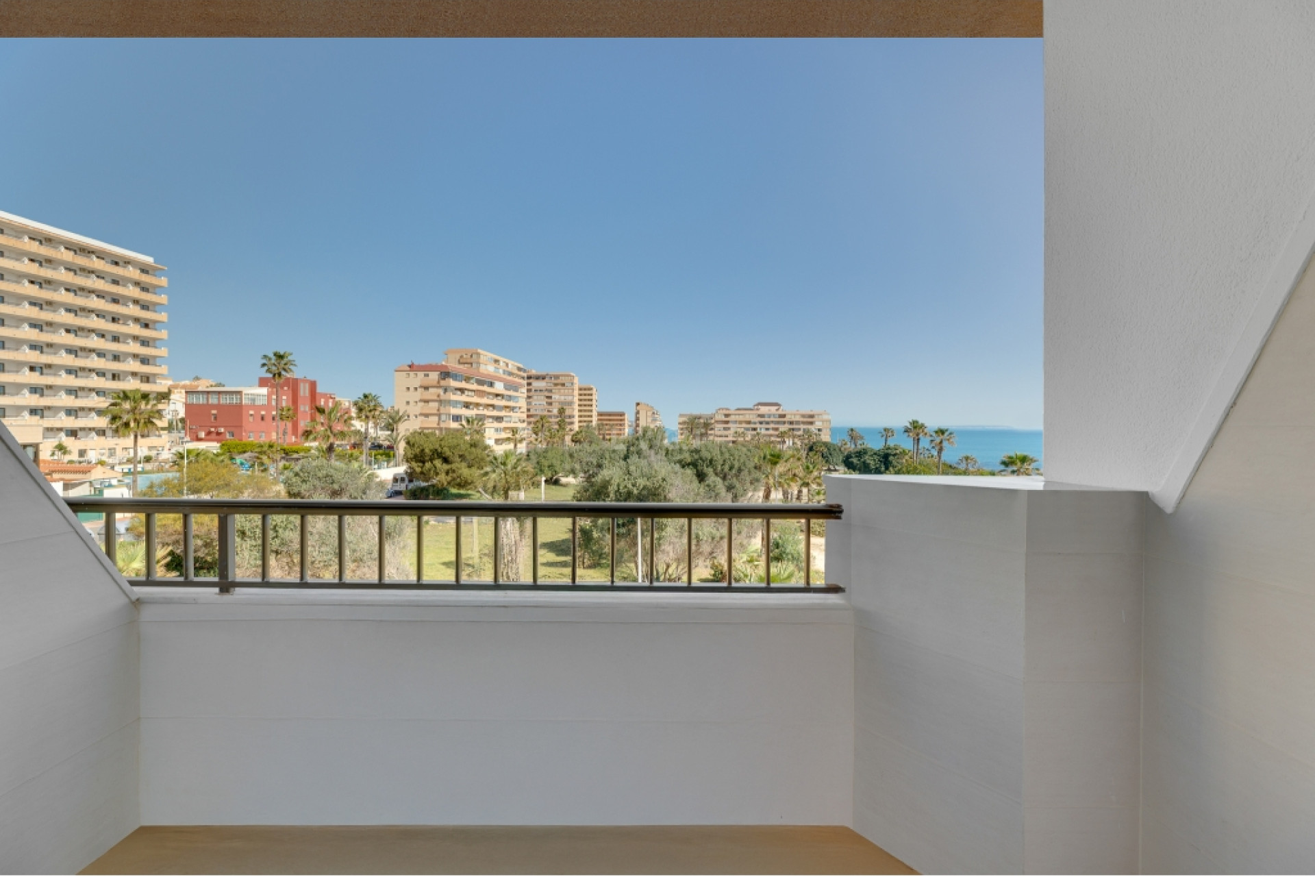 Odsprzedaż - Mieszkanie w bloku - La Mata - Costa Blanca