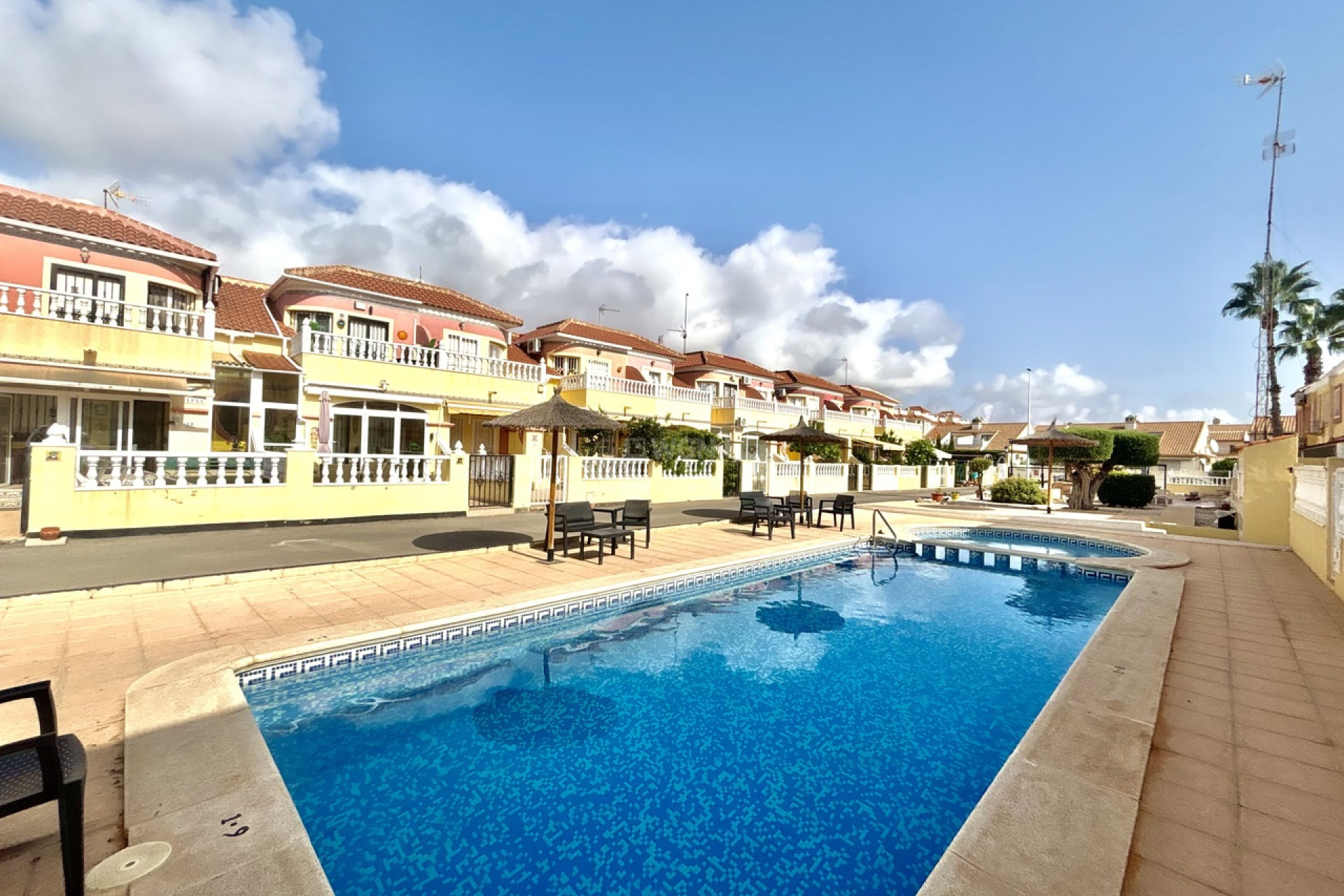 Odsprzedaż - Mieszkanie w bloku - La Zenia - Costa Blanca