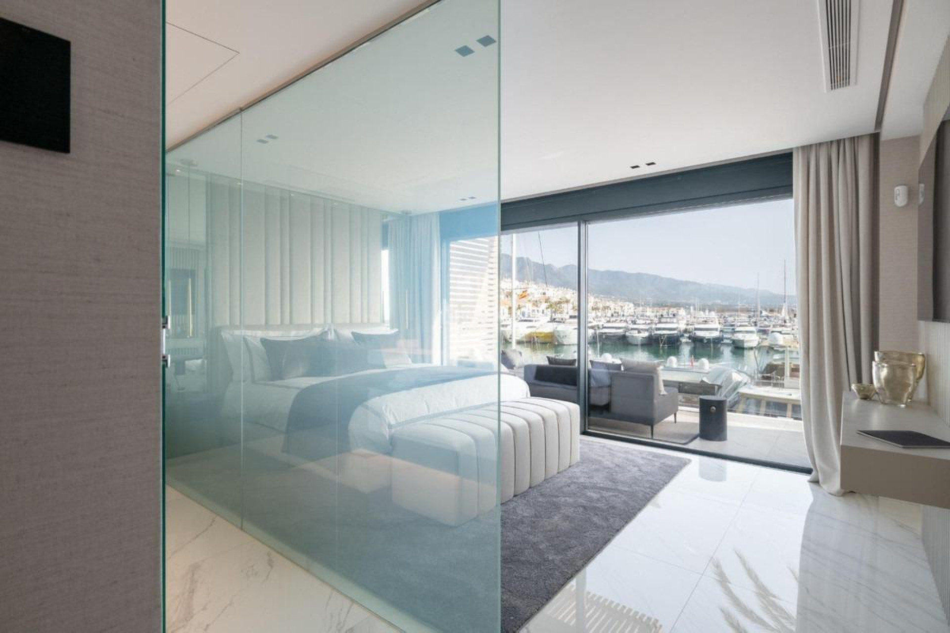 Odsprzedaż - Mieszkanie w bloku - Marbella - Puerto - Puerto Banús