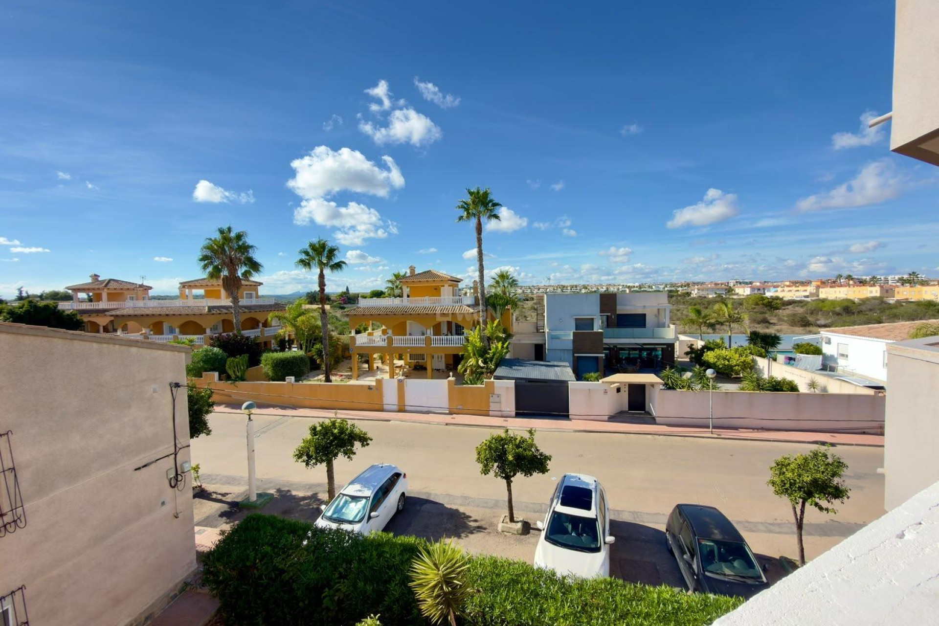 Odsprzedaż - Mieszkanie w bloku - Orihuela Costa - La Regia
