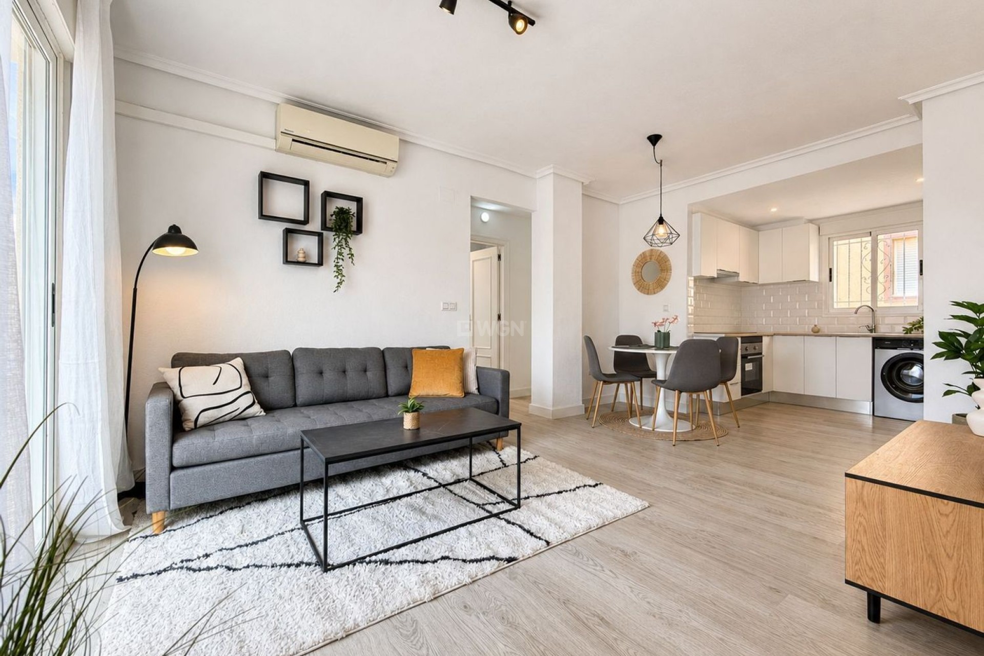 Odsprzedaż - Mieszkanie w bloku - Orihuela Costa - Villamartín