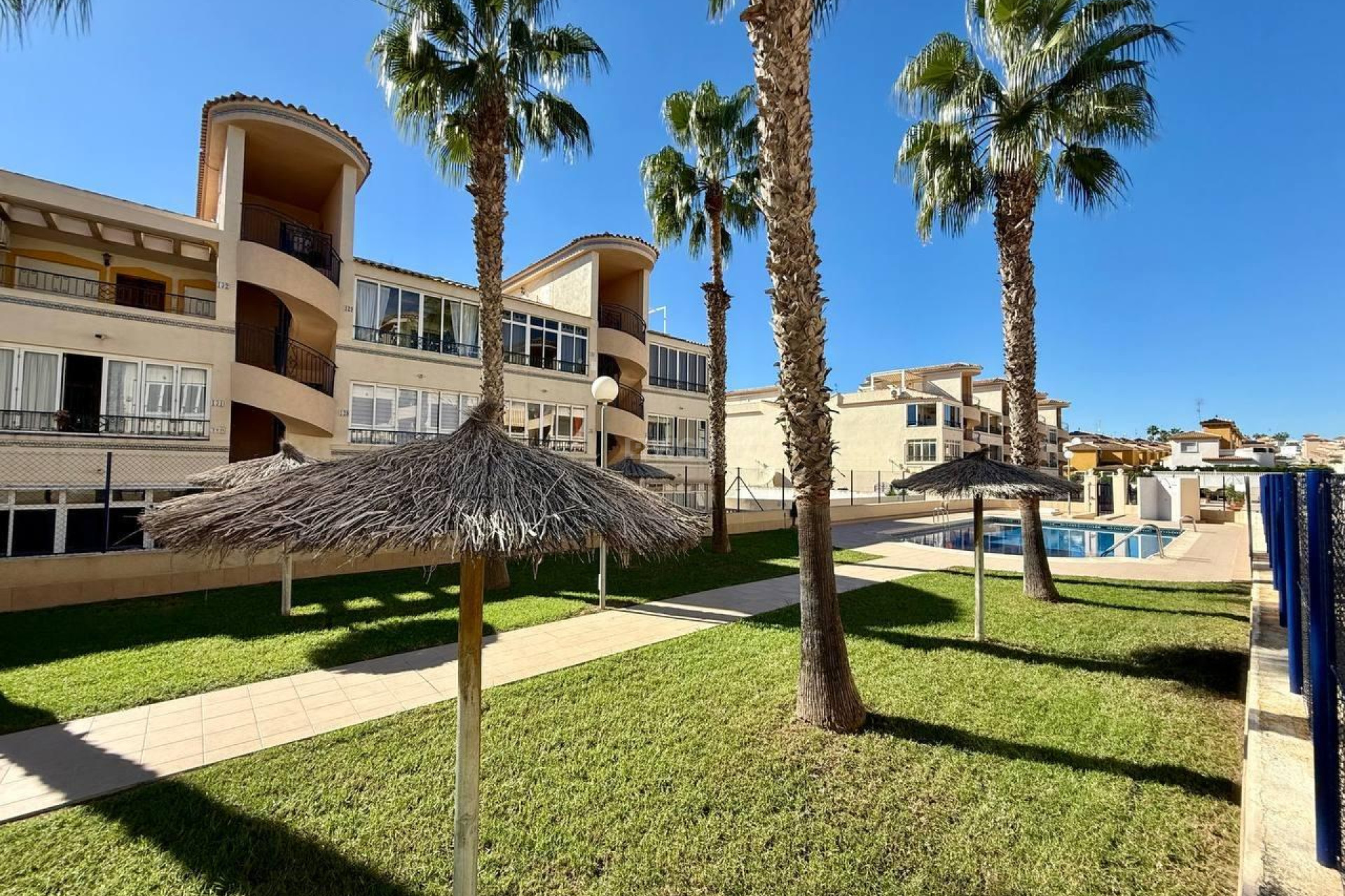 Odsprzedaż - Mieszkanie w bloku - Orihuela - Los Balcones Y Los Altos