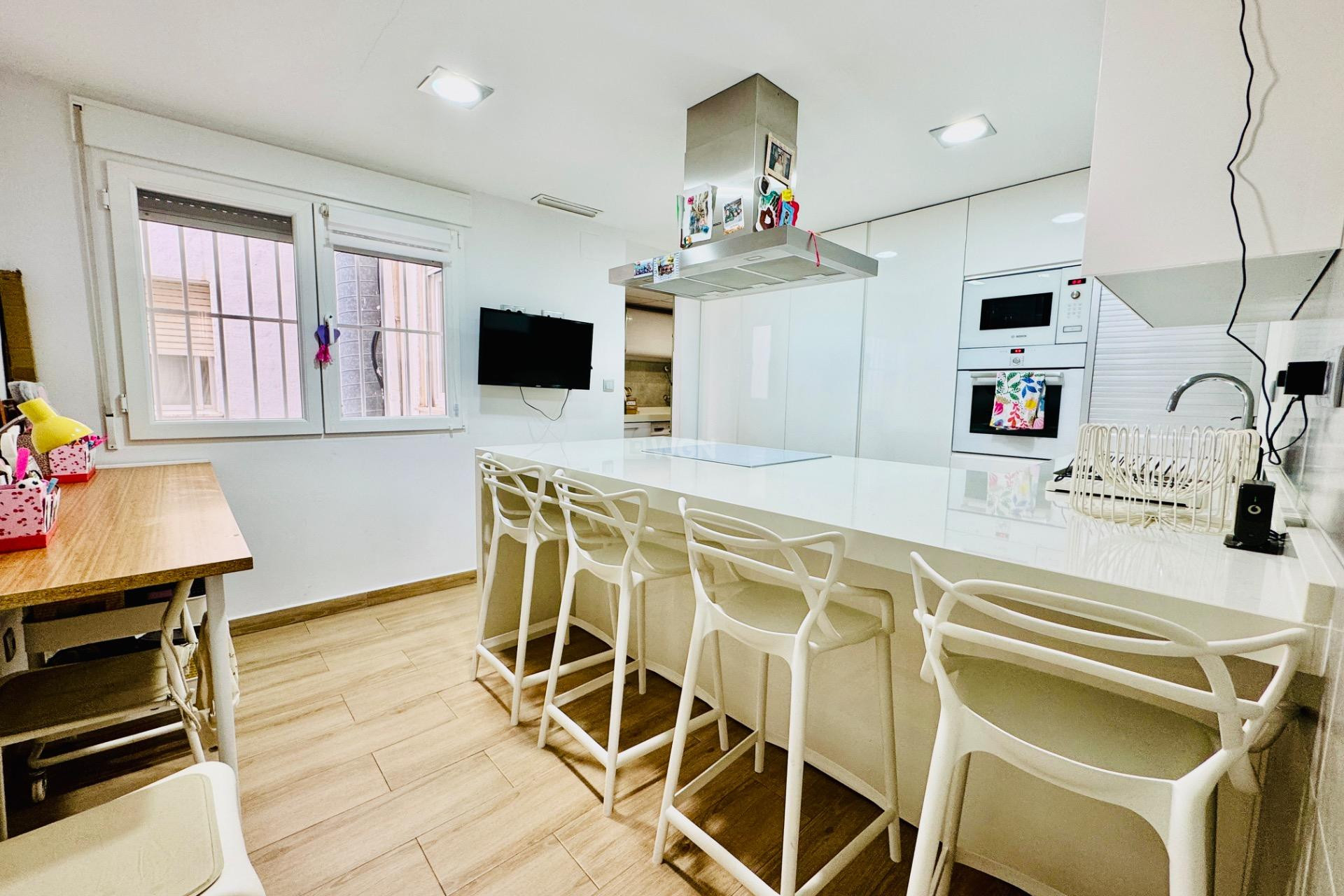 Odsprzedaż - Mieszkanie w bloku - Pilar de la Horadada - Zona Pueblo