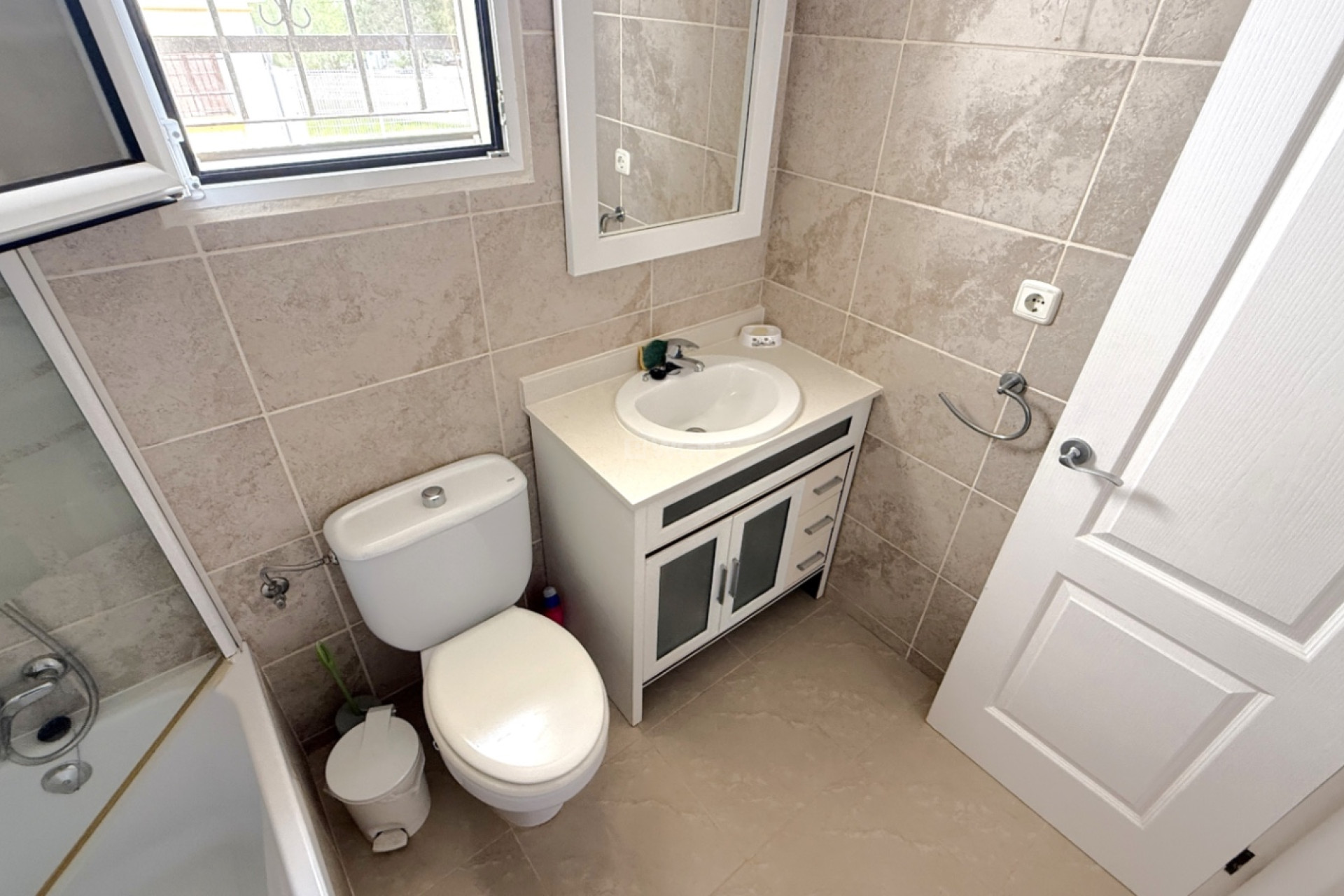 Odsprzedaż - Mieszkanie w bloku - San Miguel de Salinas - Inland